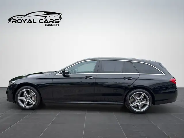 Mercedes-Benz E-Class view 4