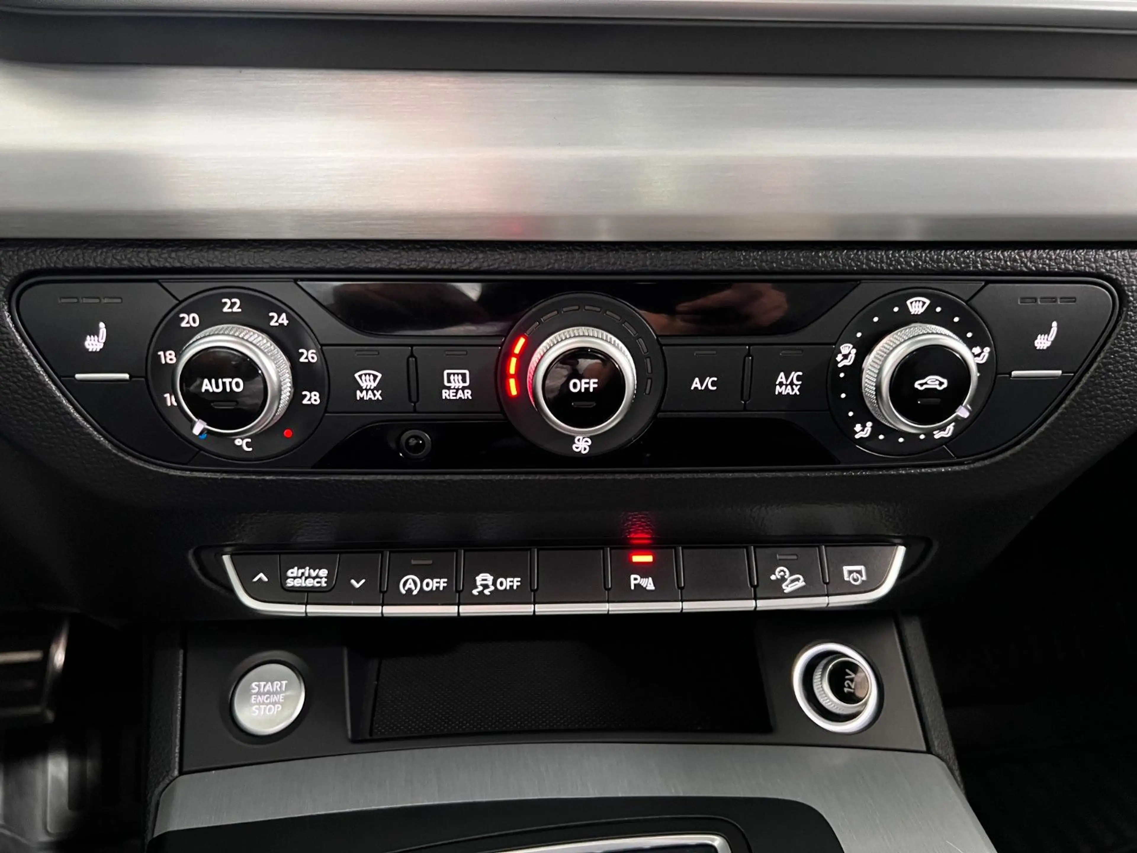 Audi Q5 QUATTRO SPORT S-LINE | NAVI | PANO | AHK — photo 15