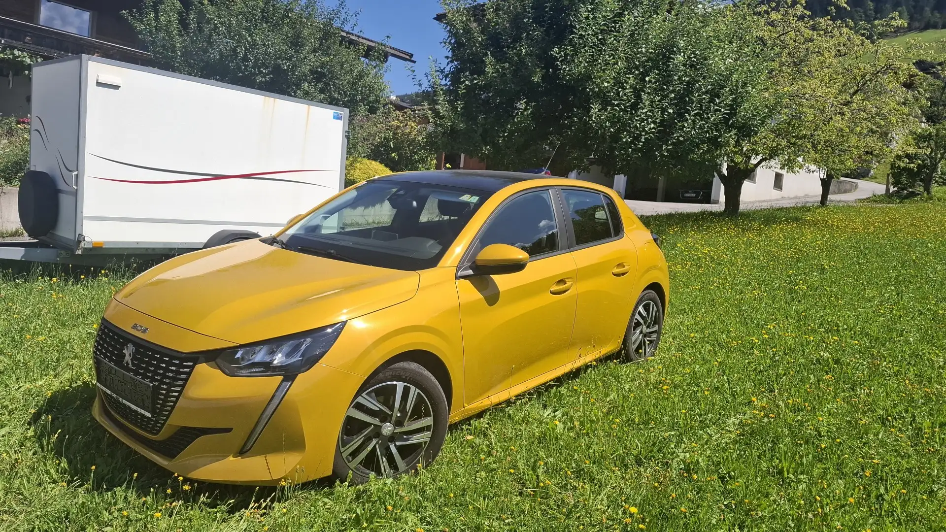 Peugeot 208 Allure PureTech 100 S&S - 1