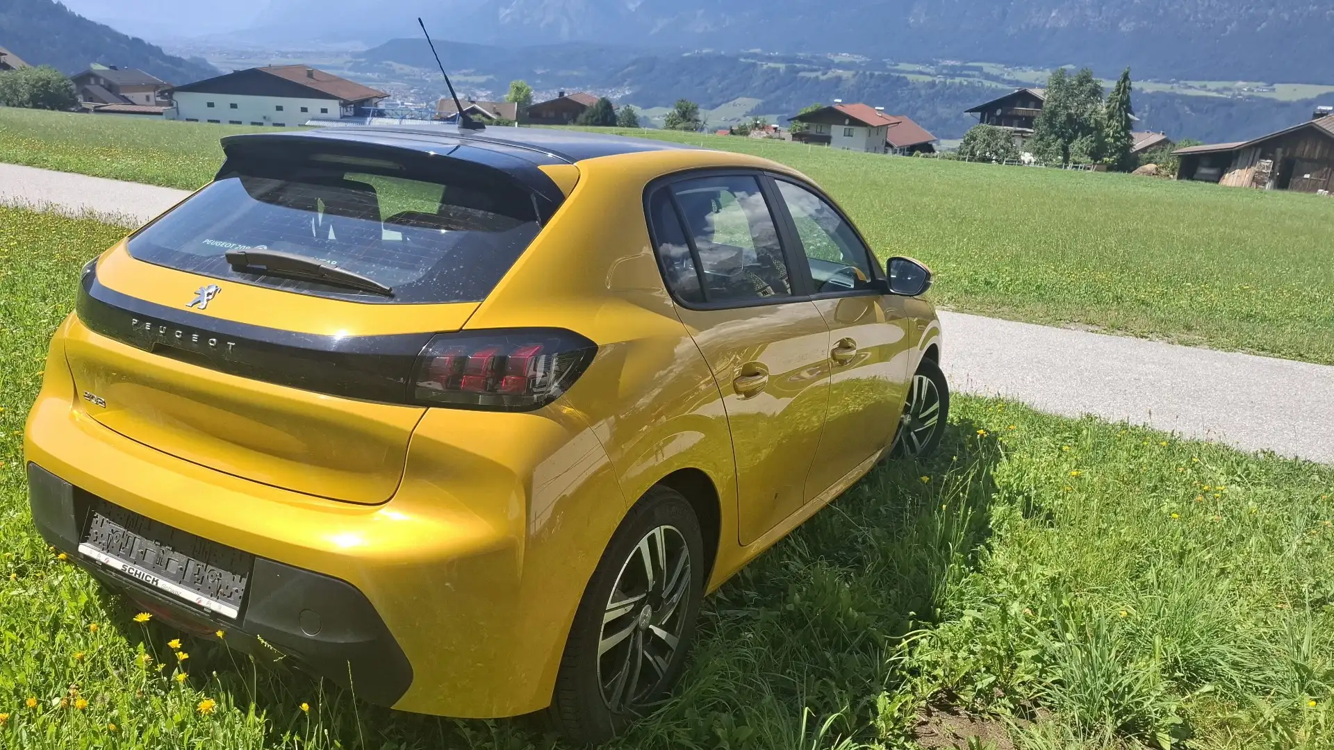 Peugeot 208 Allure PureTech 100 S&S - 2
