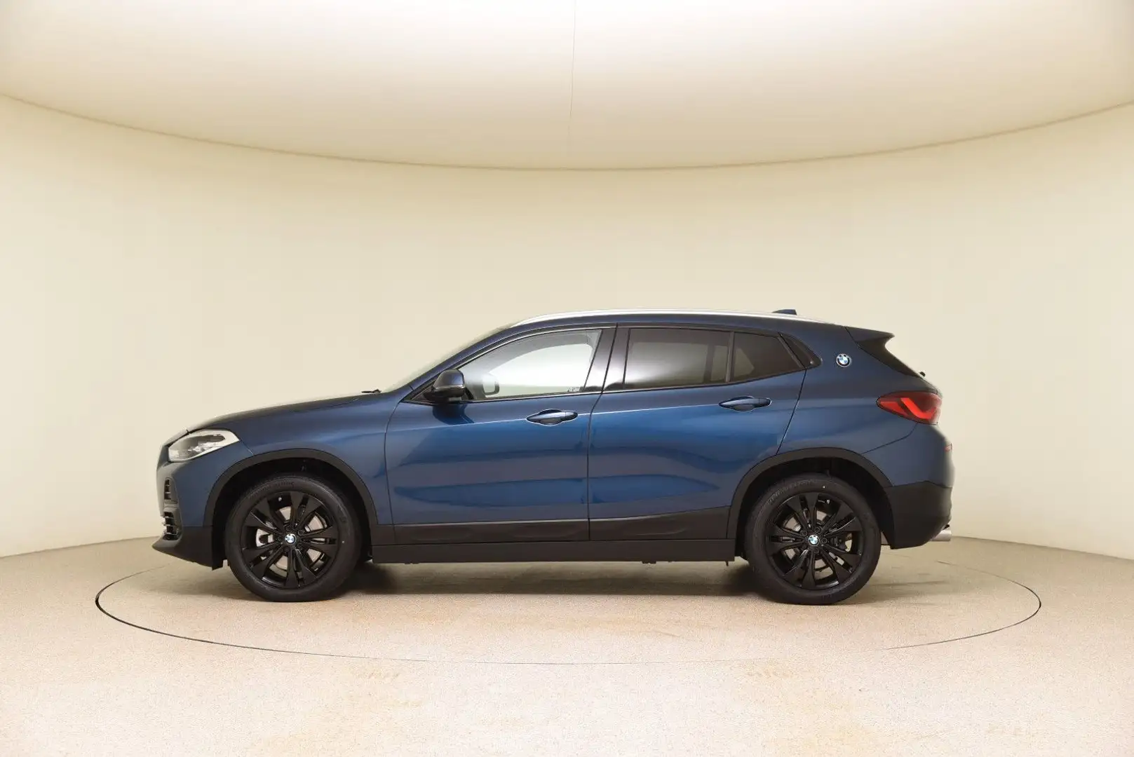 BMW X2 xDrive20d Advantage Plus DriveAss Head-Up ACC Albastru - 2