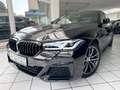 BMW 530 i *M-SPORT*ACC*CARPLAY*HUD*TOTWINKEL* Zwart - thumbnail 1