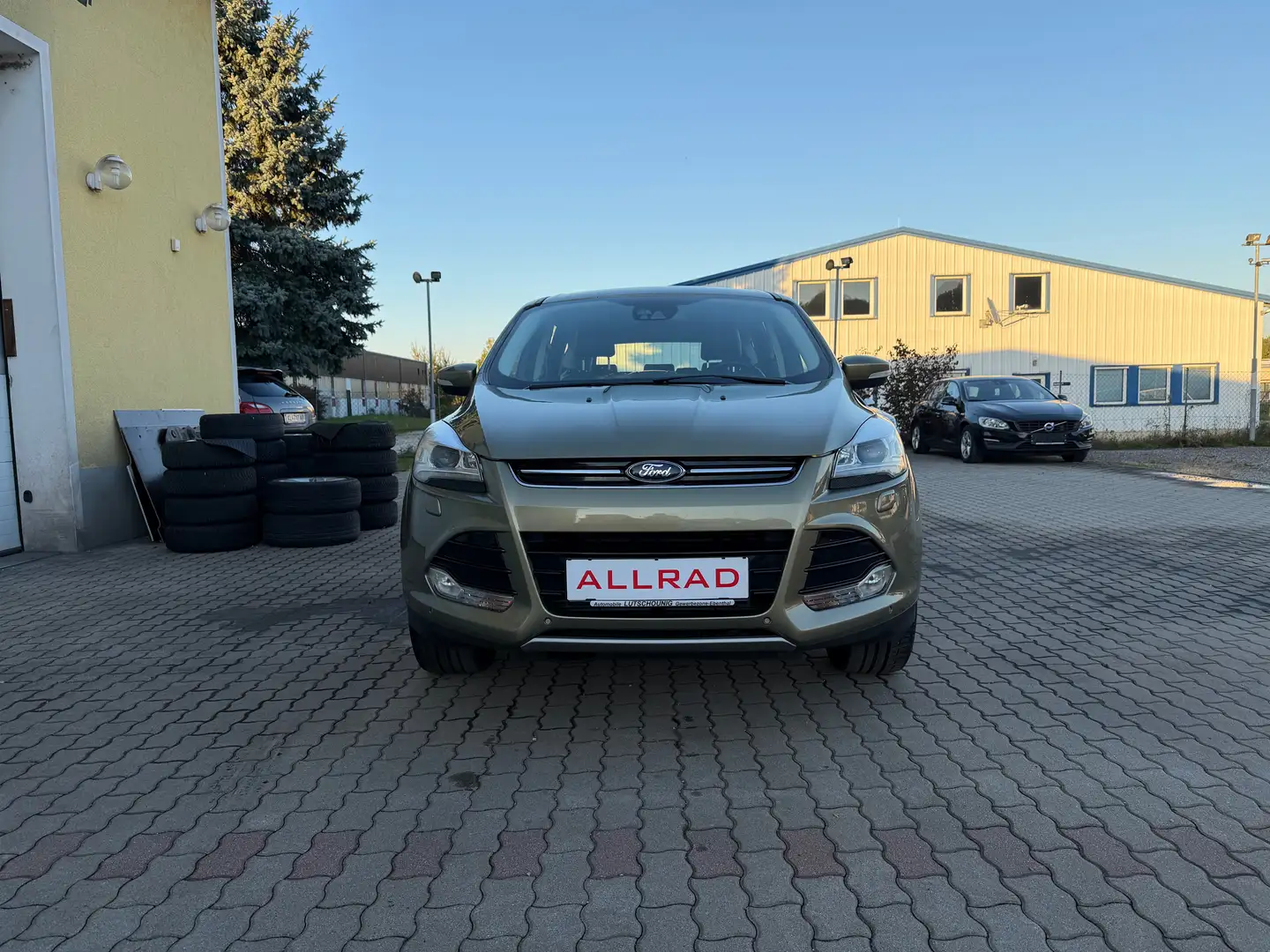 Ford Kuga 2.0 TDCI Titanium Automatik Grün - 1