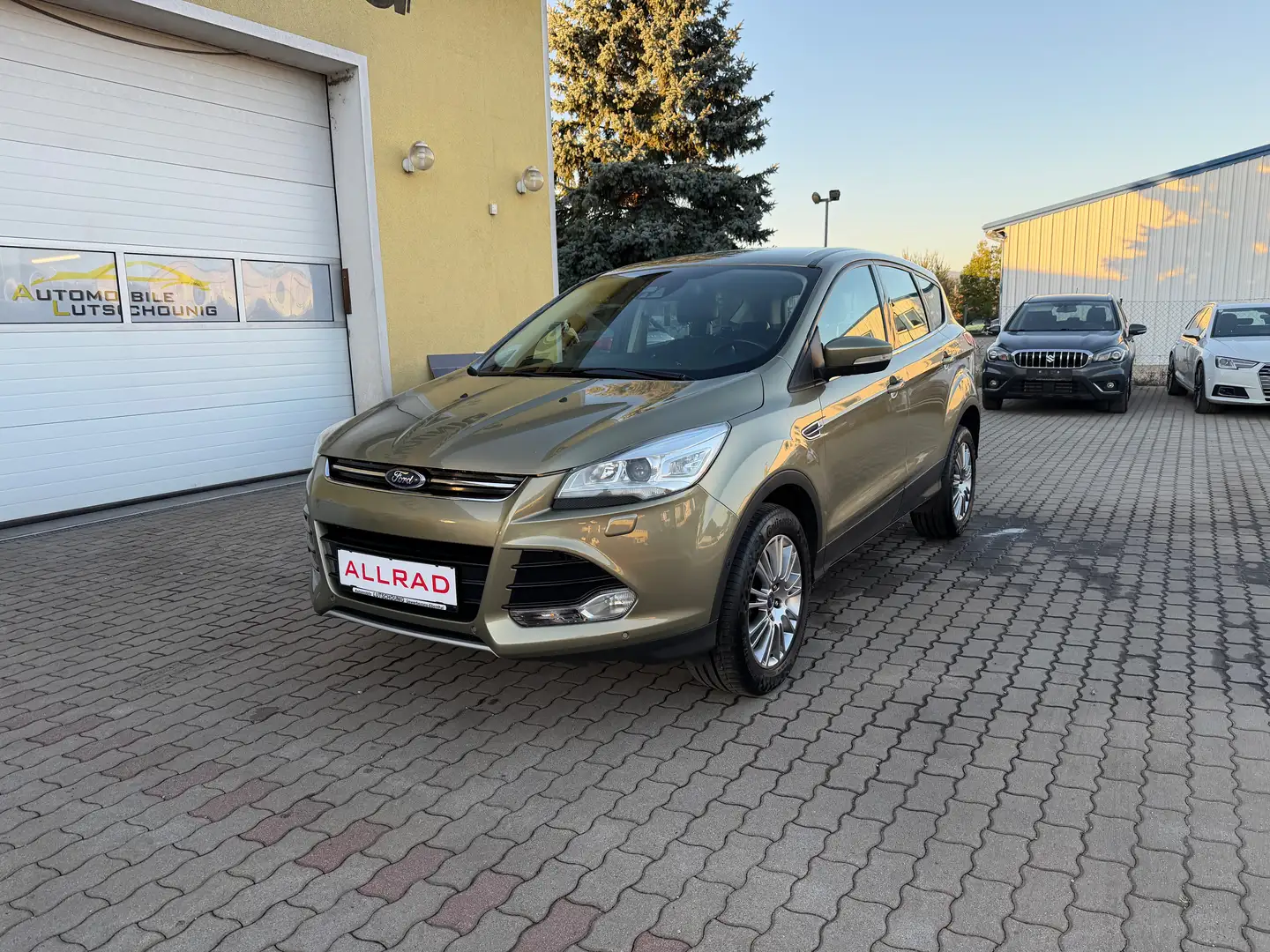 Ford Kuga 2.0 TDCI Titanium Automatik Grün - 2