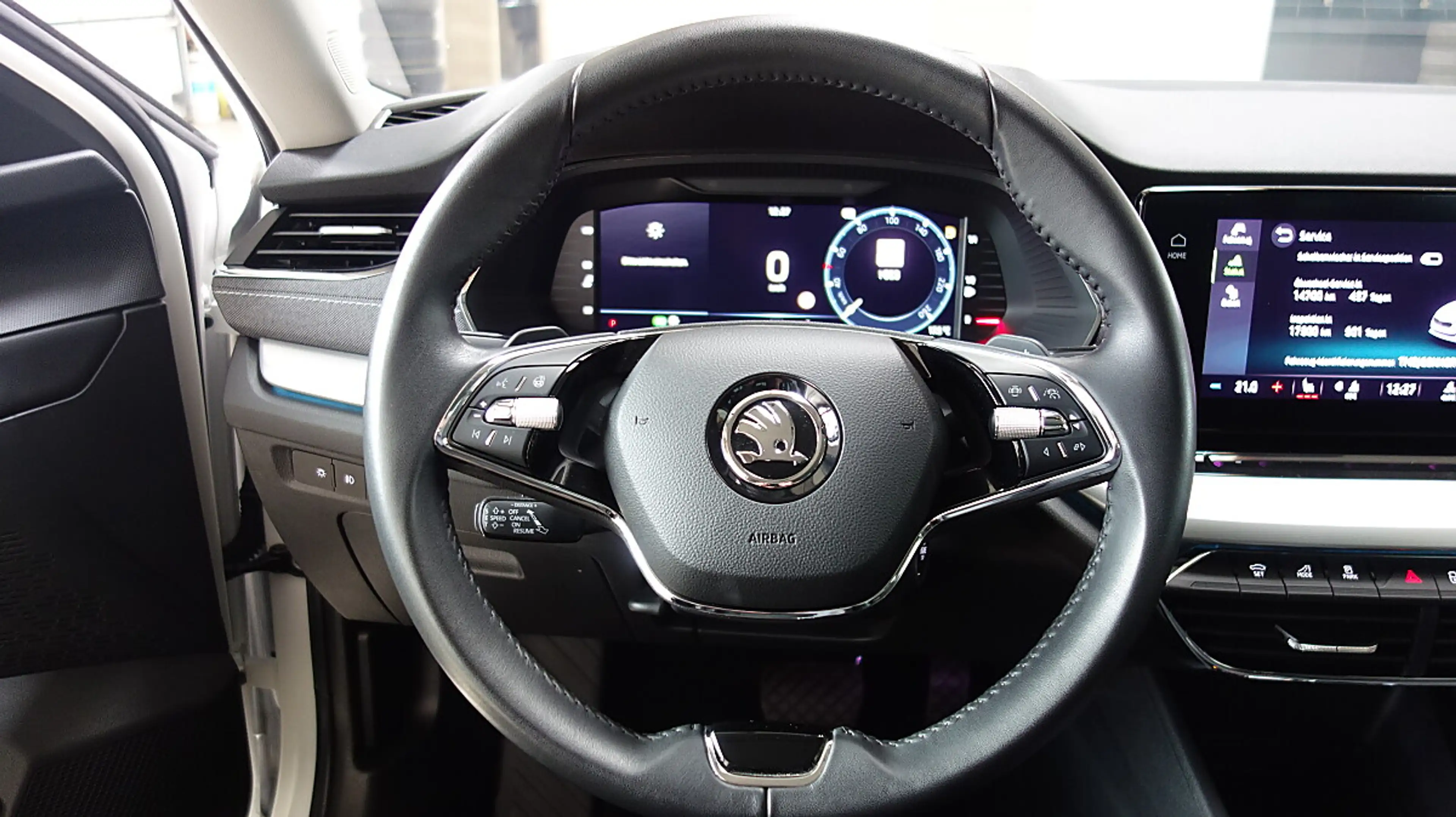 Skoda Octavia Combi 2,0 TDI Style DSG,AHK,Head-Up,Kamera,LED,... — photo 11