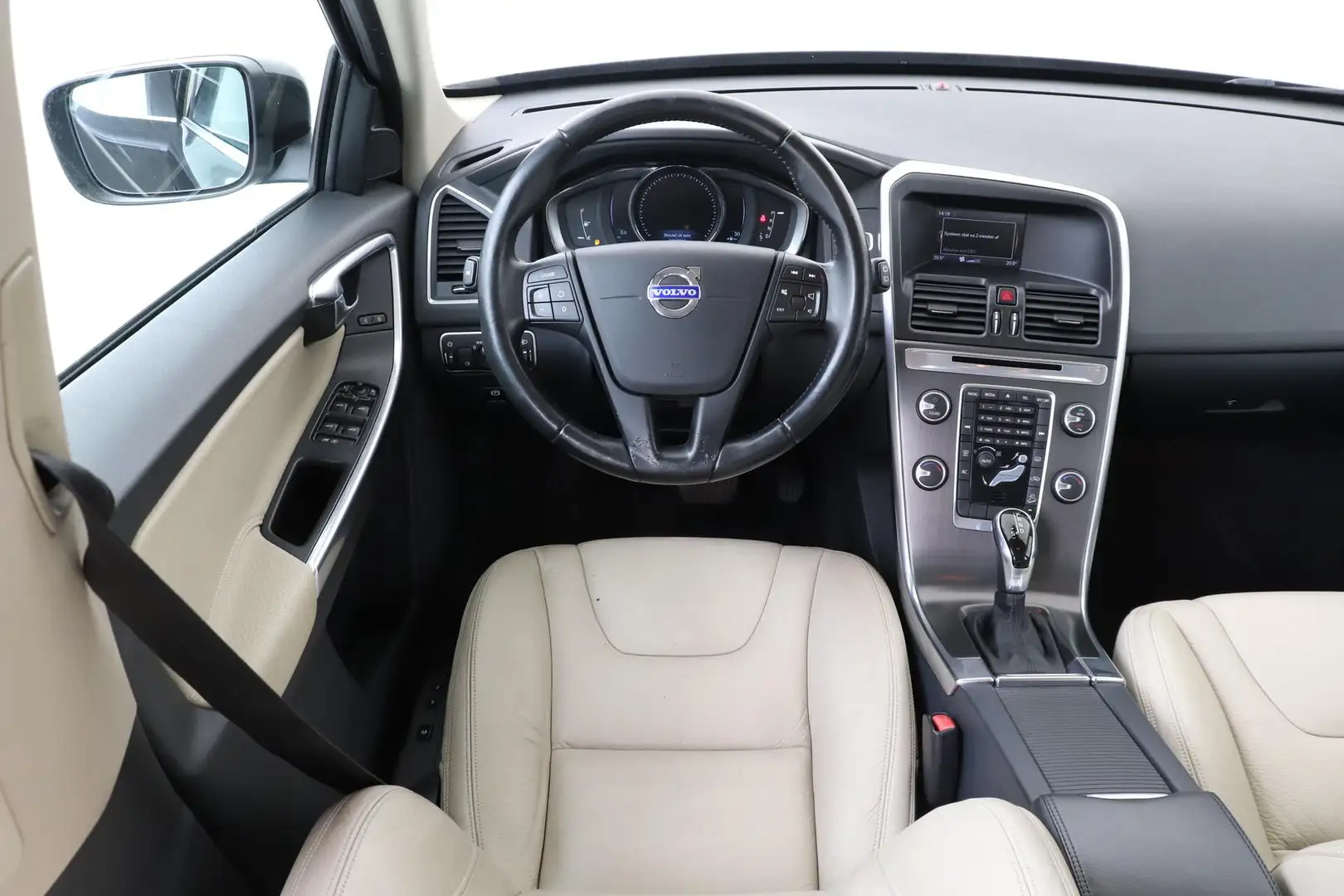 Volvo XC60 D5 AWD AUT. KINETIC -POWER-SEATS|TREKHAAK|18"|VOLV Zwart - 2