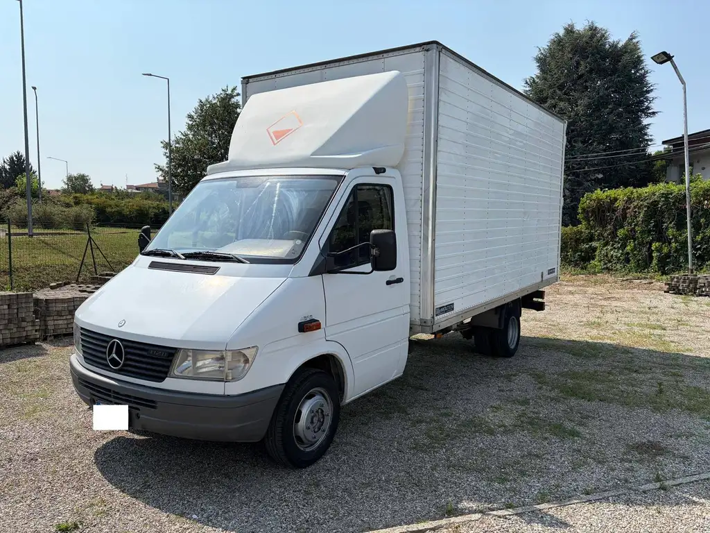Mercedes-Benz Sprinter 1999 из Европы — купить под ключ