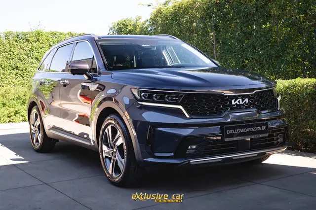 Kia Sorento view 3