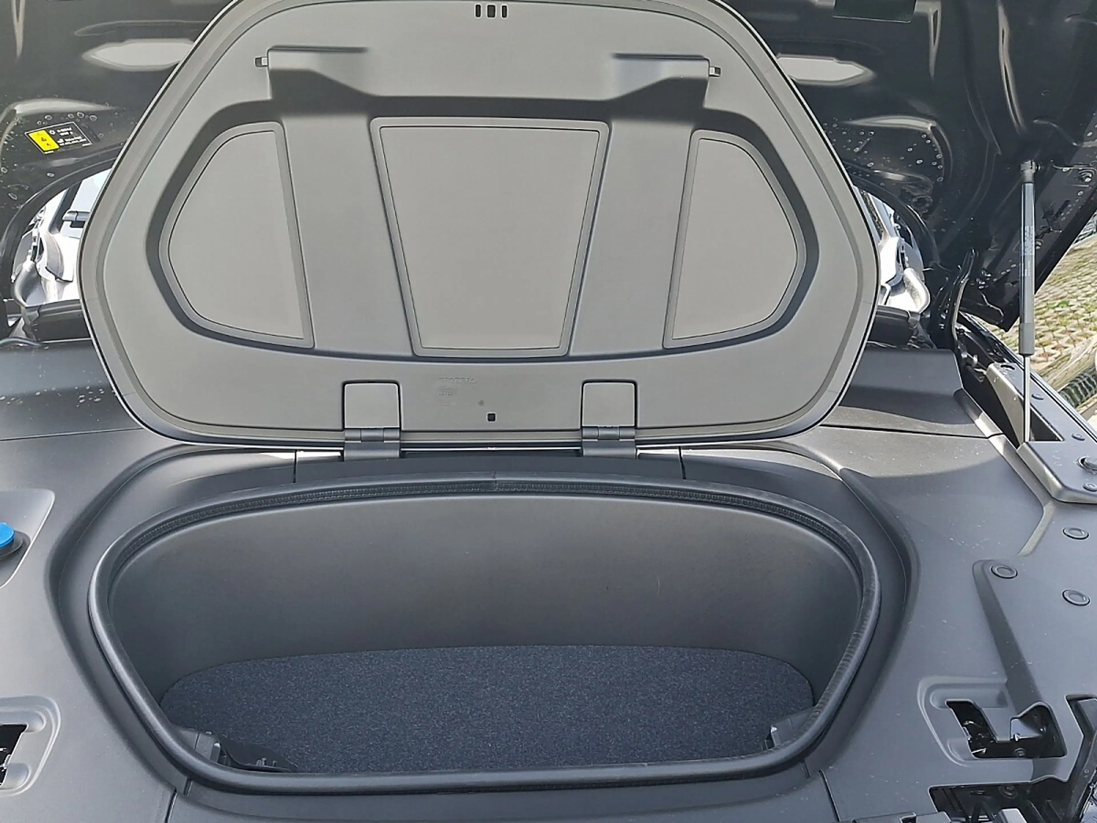 Volvo EX40 Single Motor Extended Range 82kWh Black Edition... — photo 15