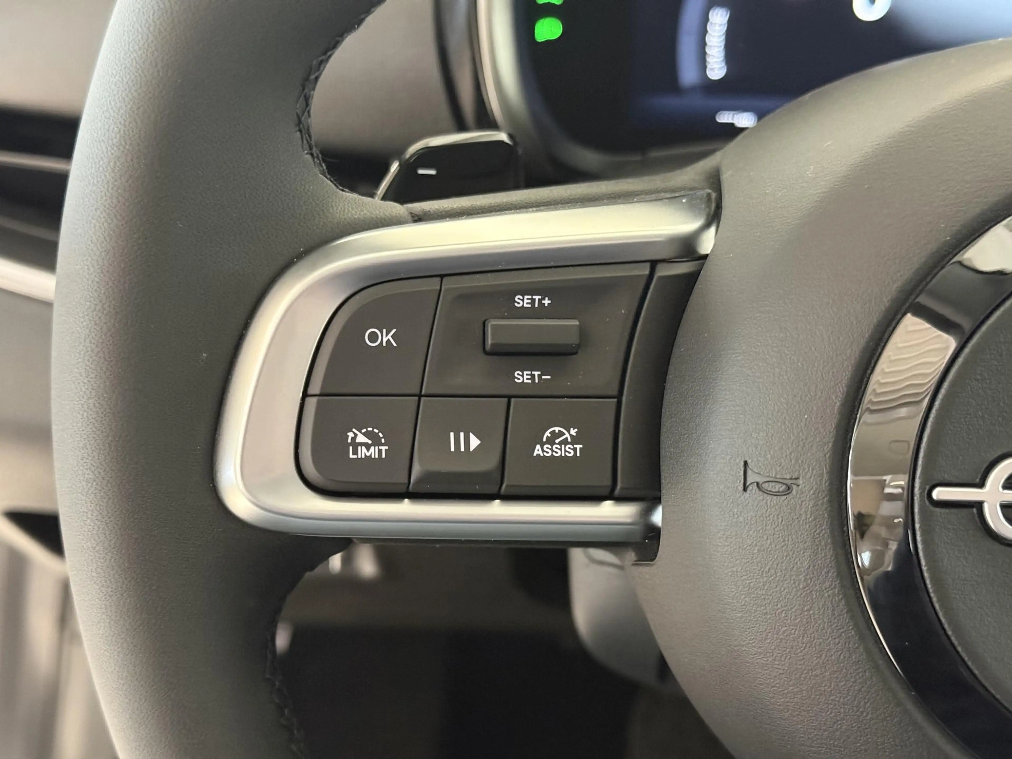 Fiat 600 POP HYBRID 1.2 T3 81 kW (110 PS) DCT Klimaanlag... — photo 15