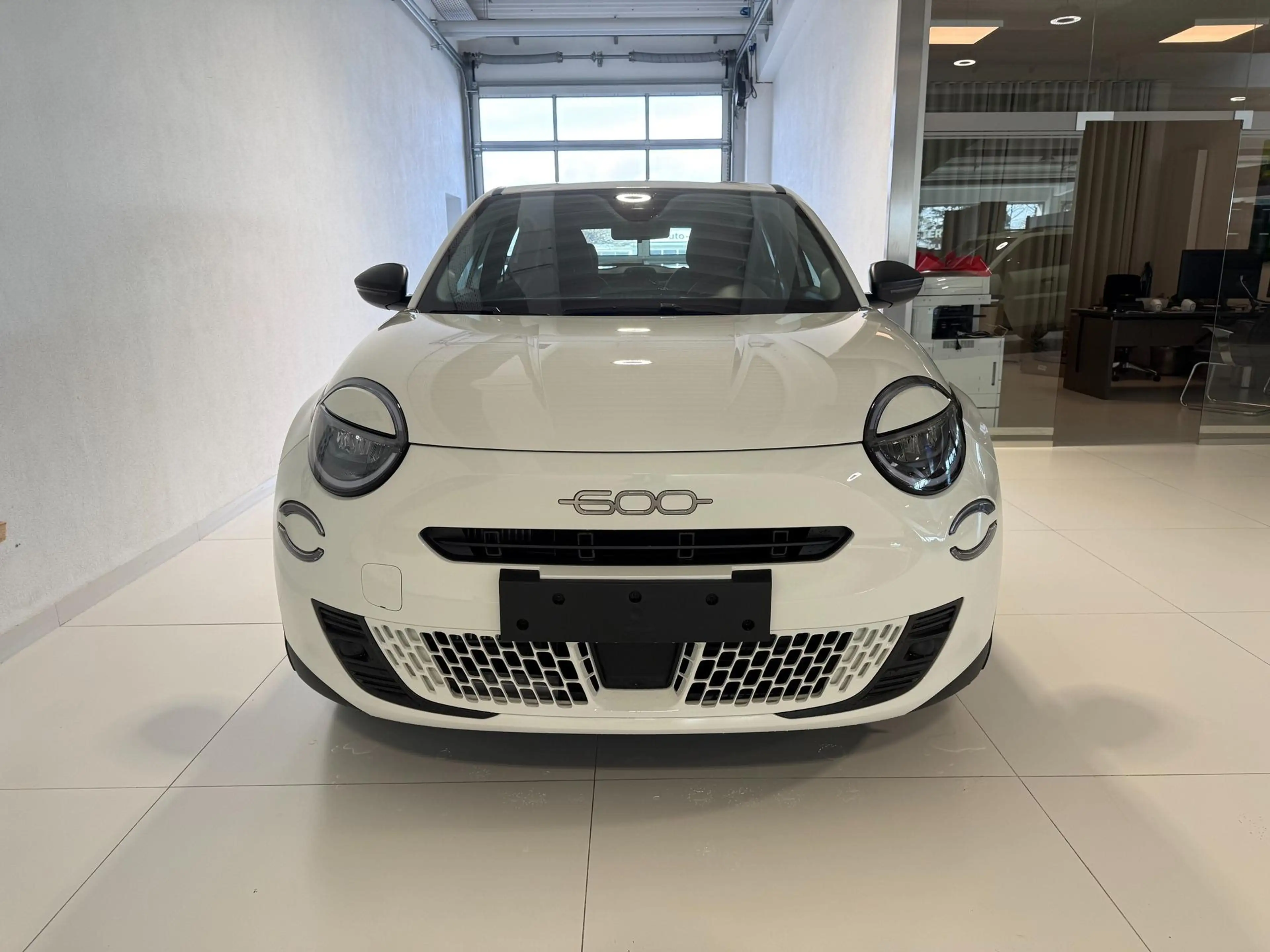 Fiat 600 POP HYBRID 1.2 T3 81 kW (110 PS) DCT Klimaanlag... — photo 2