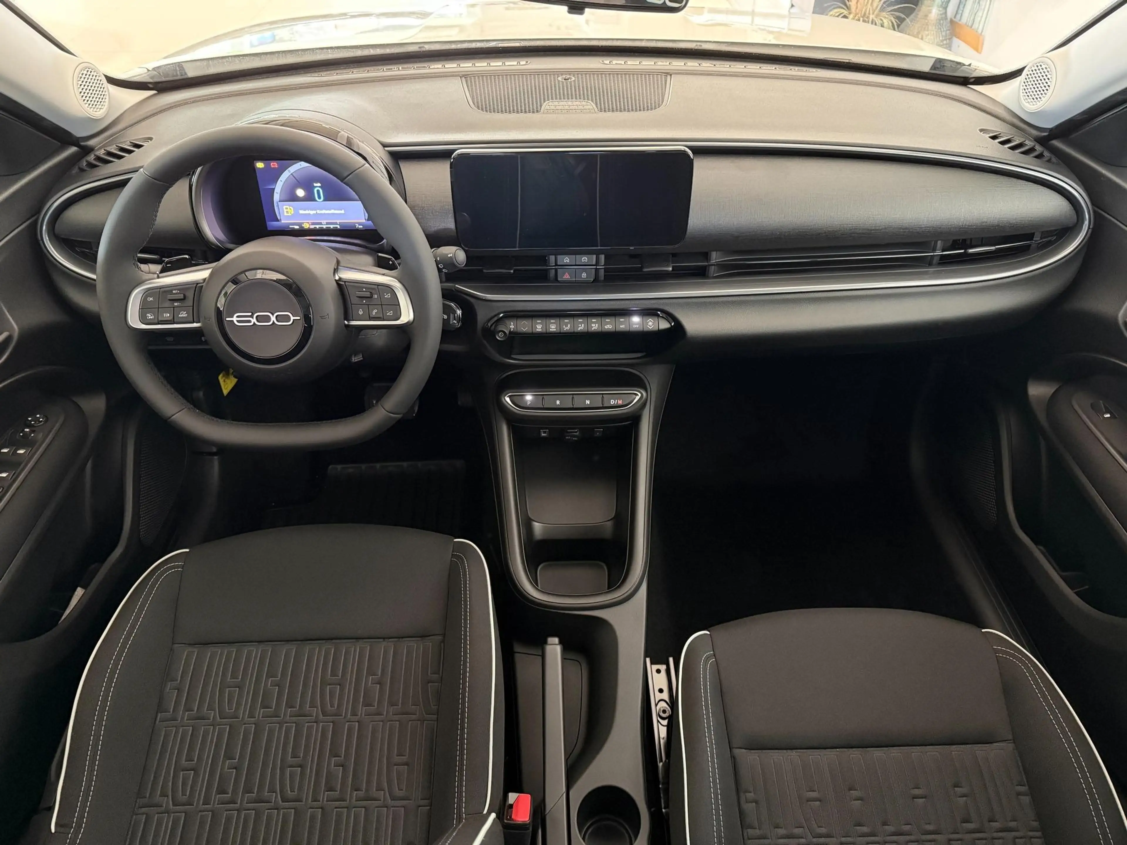 Fiat 600 POP HYBRID 1.2 T3 81 kW (110 PS) DCT Klimaanlag... — photo 10