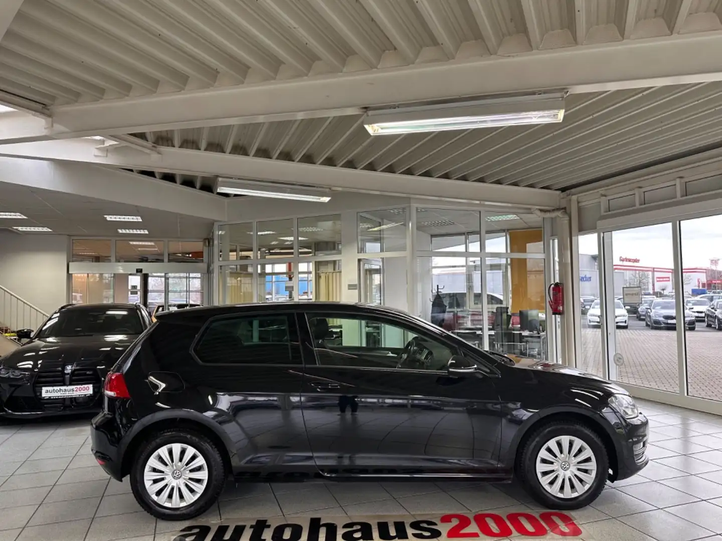 Volkswagen Golf VII Lim. Trendline BMT Noir - 2