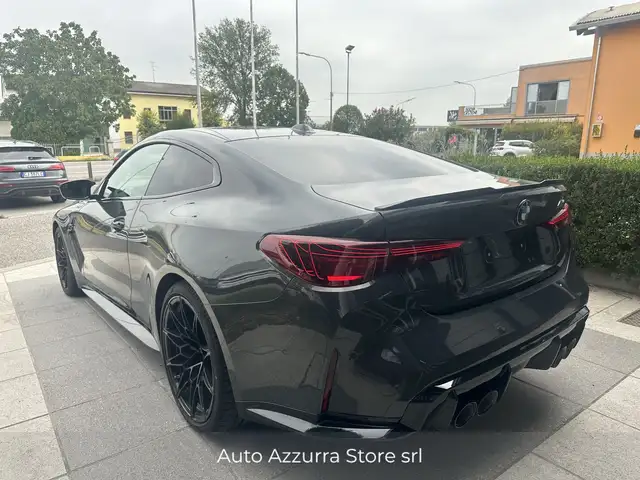 BMW M4 view 6