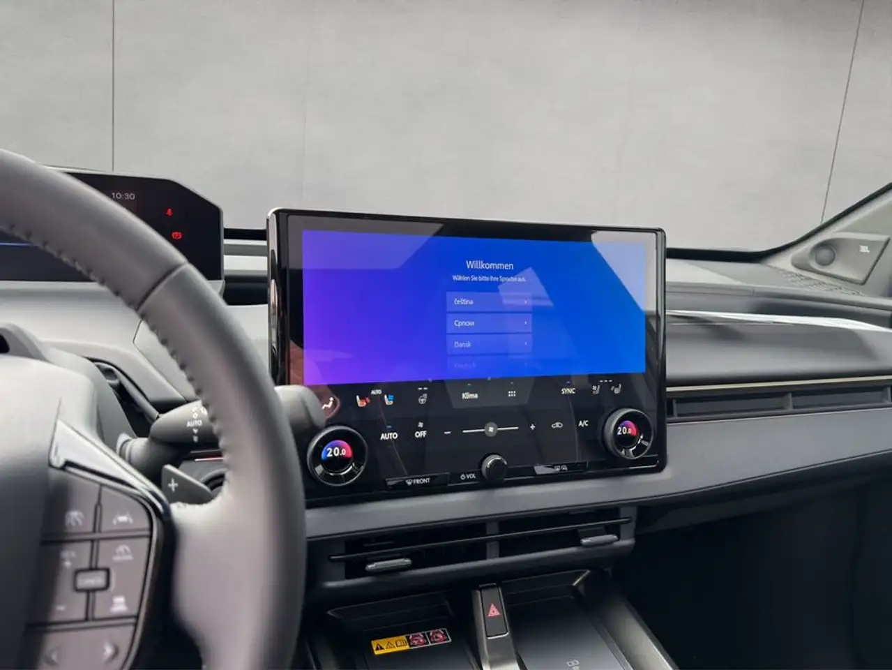 Toyota bZ4X AWD Lounge 14