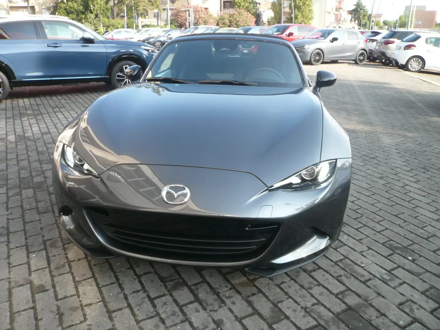 Mazda MX-5 MX-5 1.5 Roadster Prime-Line 132 cv Gris - 2