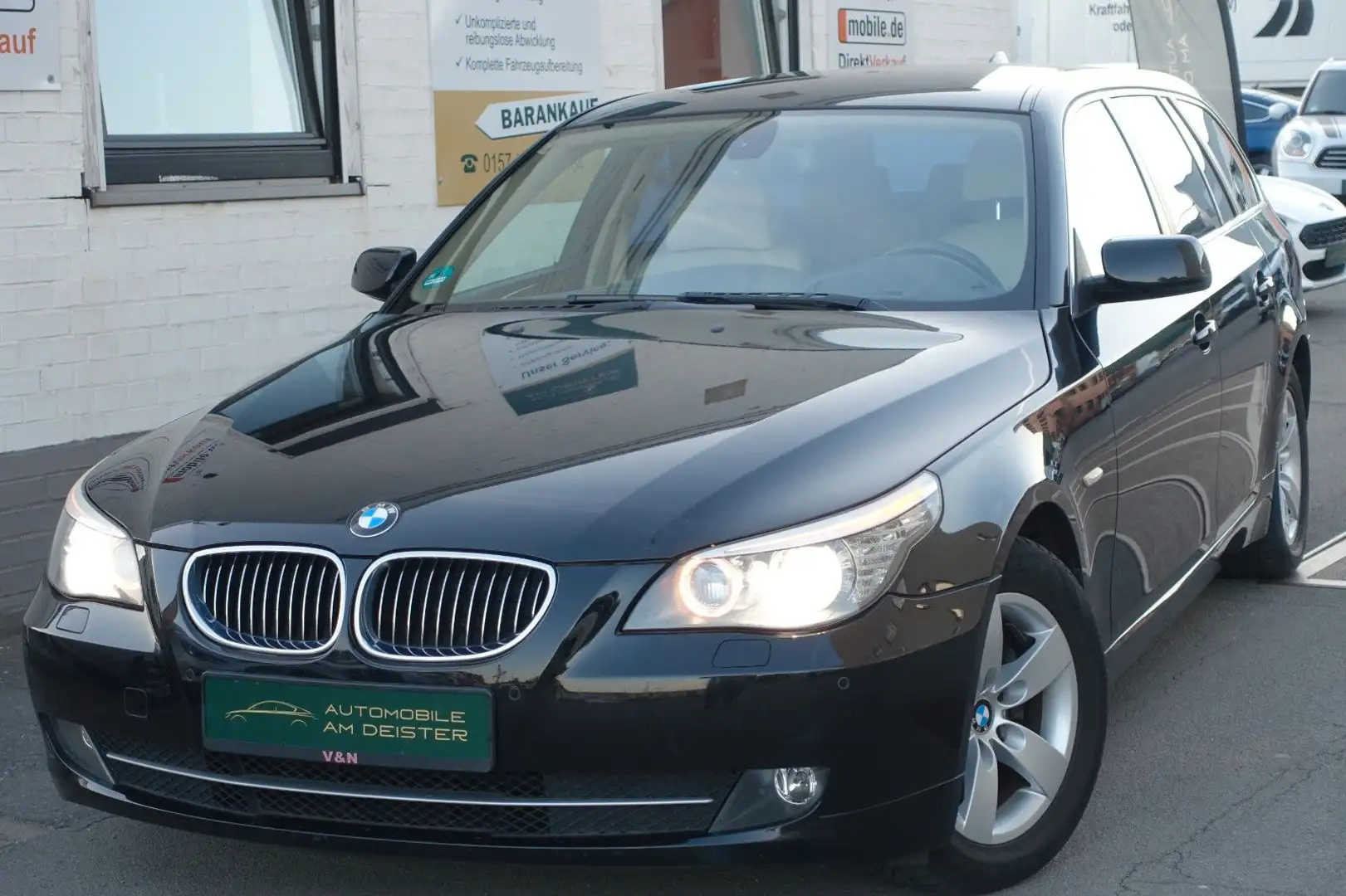 BMW 523 Touring 523i*LCI*KOMFORT*NAVI*SHZ*HuD*BEIGE-LEDE Negru - 1