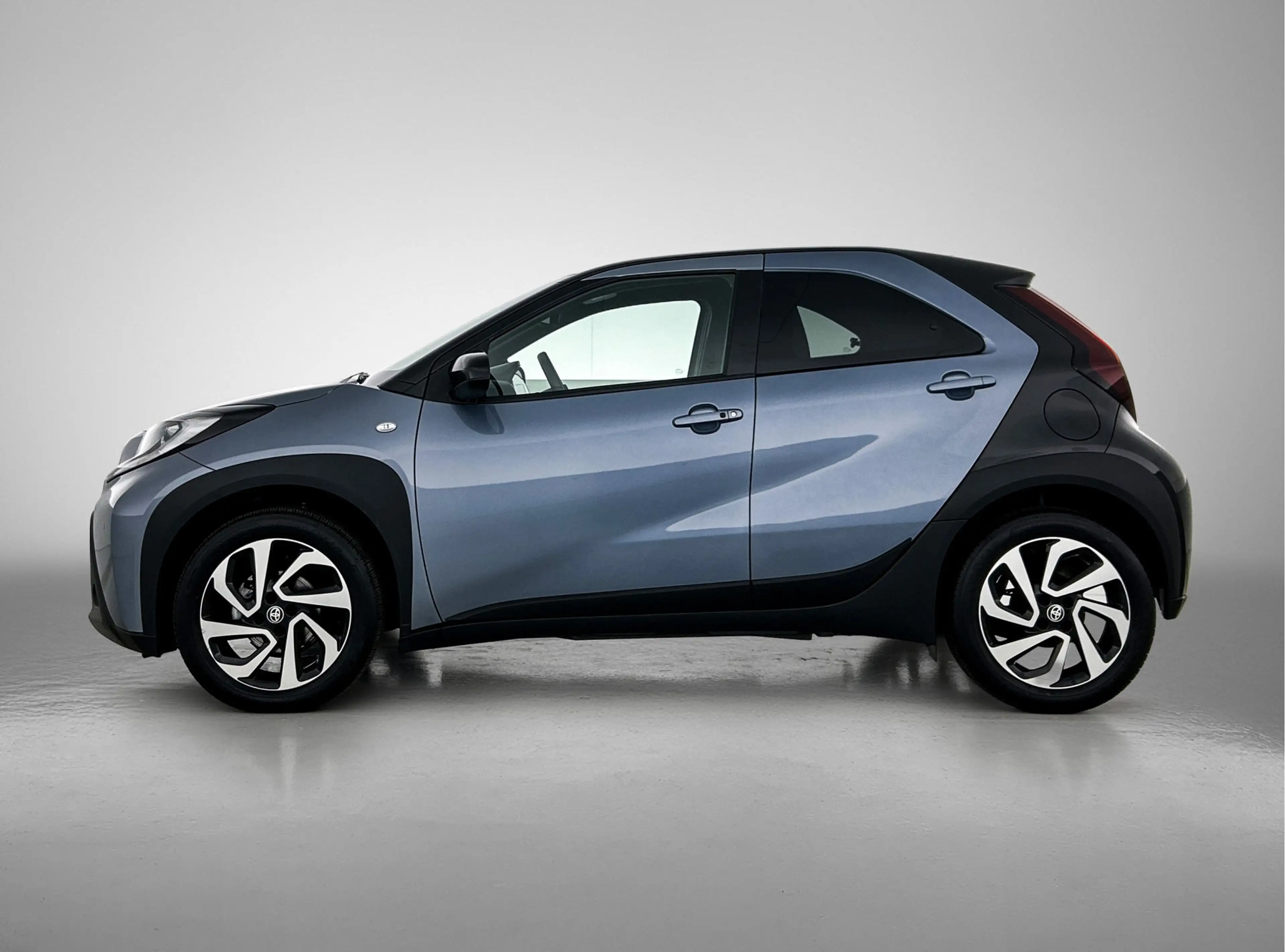 Toyota Aygo X 1.0 VVT-i S-CVT Pulse + | BTW Voertuig | Parkeerse — photo 3