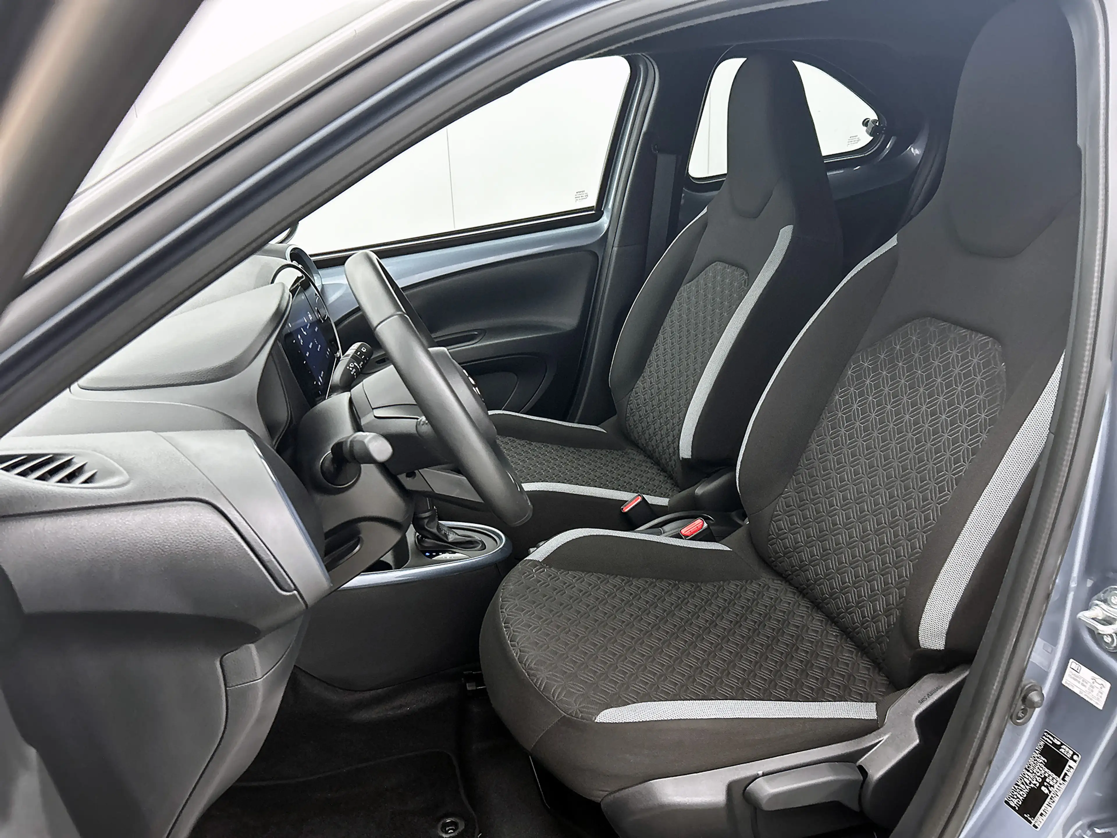 Toyota Aygo X 1.0 VVT-i S-CVT Pulse + | BTW Voertuig | Parkeerse — photo 15