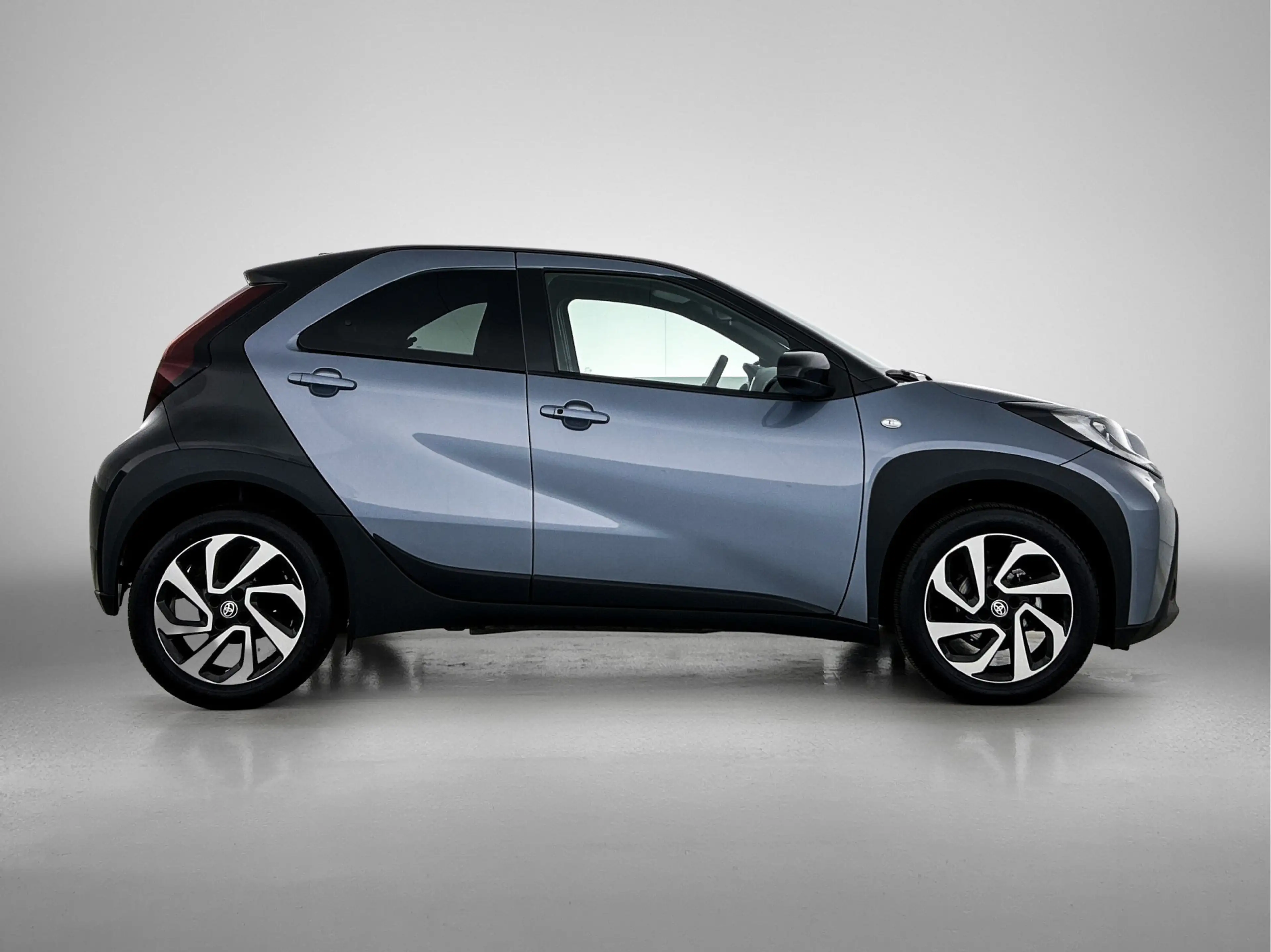 Toyota Aygo X 1.0 VVT-i S-CVT Pulse + | BTW Voertuig | Parkeerse — photo 11