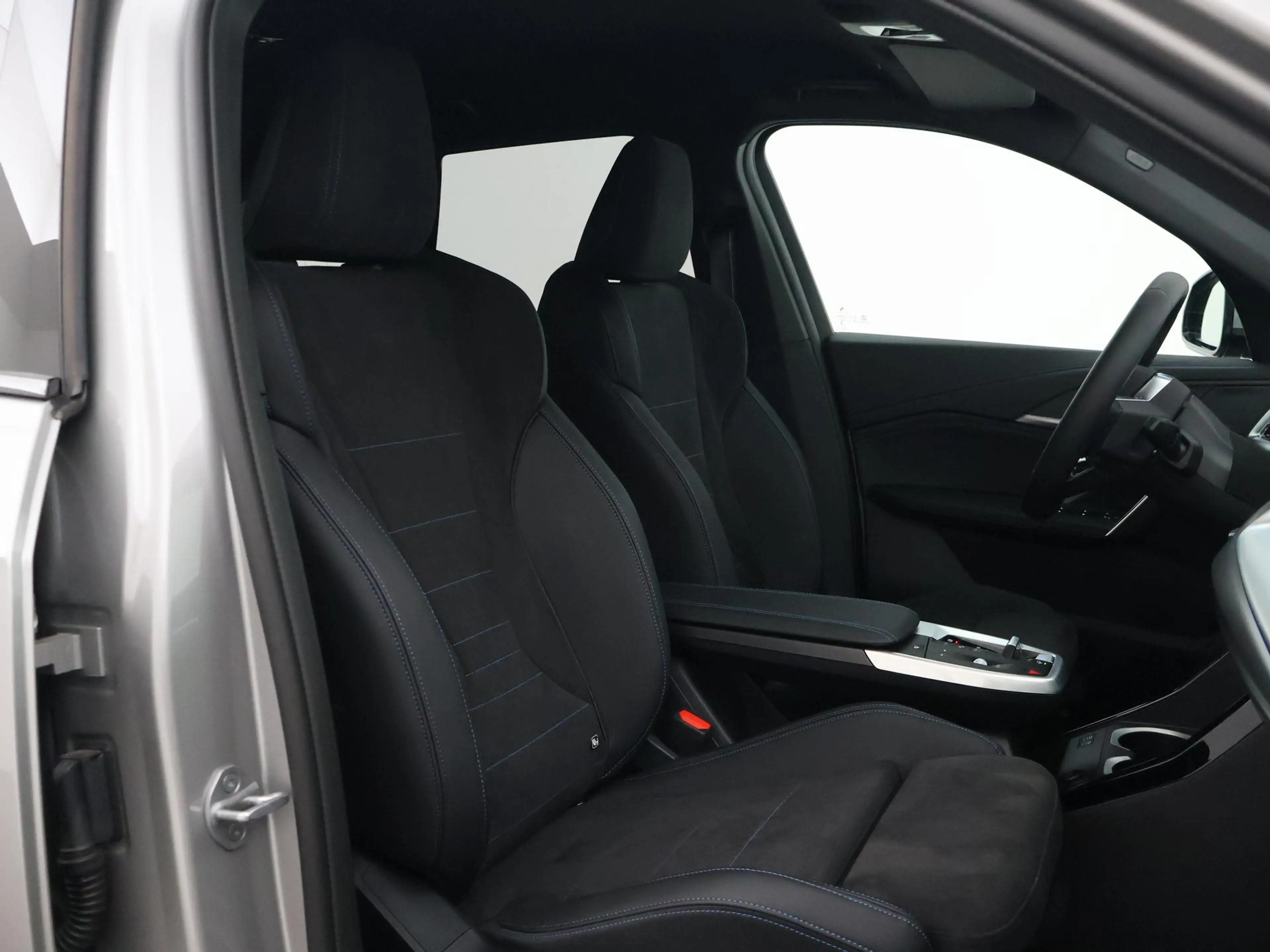 BMW iX1 eDrive20 67 kWh M SPORT EDITION *NIEUW* + TREKHAAK — photo 4