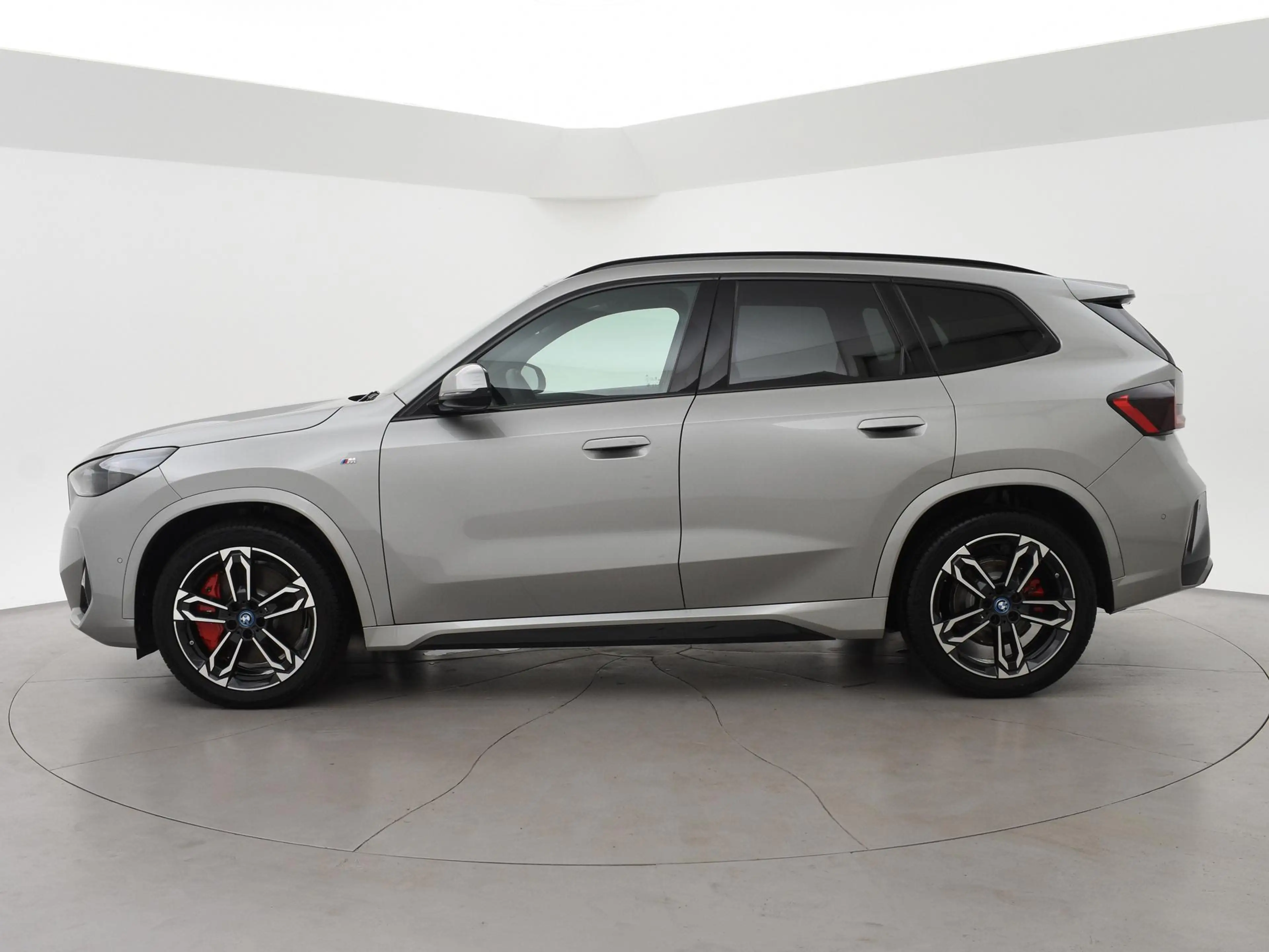 BMW iX1 eDrive20 67 kWh M SPORT EDITION *NIEUW* + TREKHAAK — photo 5