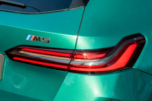 BMW M5 view 7