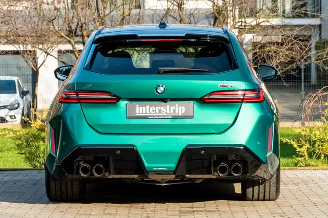 BMW M5 view 5