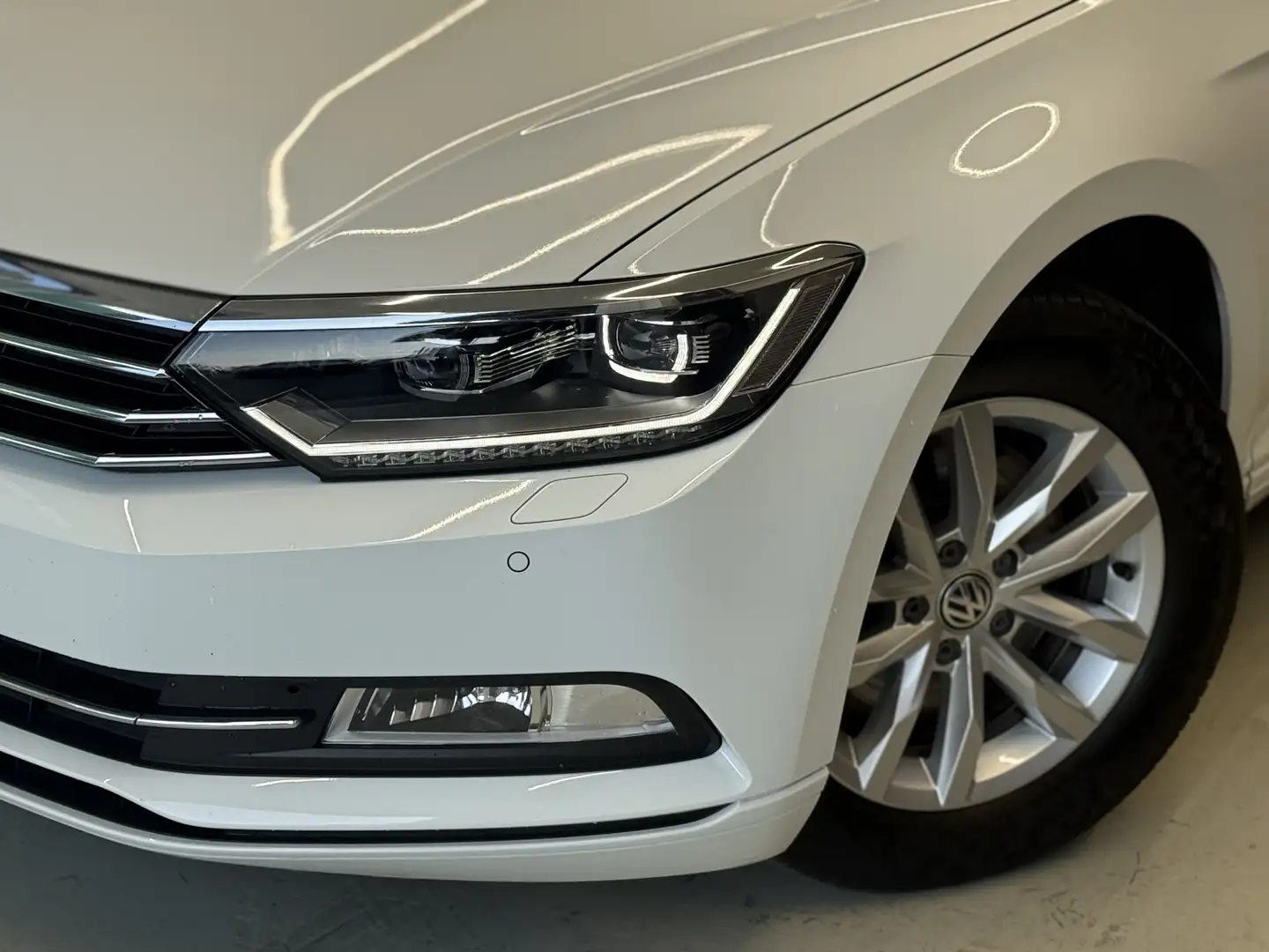 Volkswagen Passat Comfortline BMT/Start-Stopp / 1. Besitzer / Weiß - 2