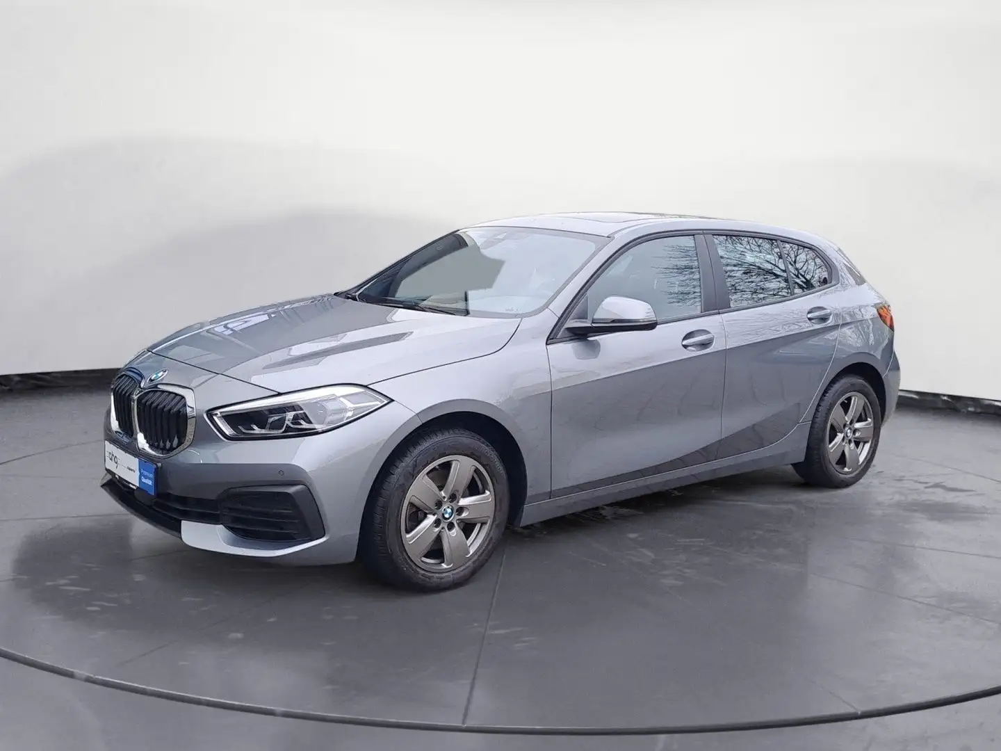 BMW 118 i Limousine Advantage Panorama Glasdach Navi Grau - 2