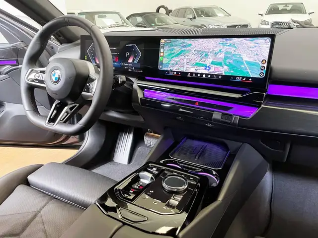 BMW 5 Series view 15