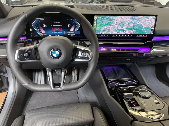 BMW 5 Series view 14