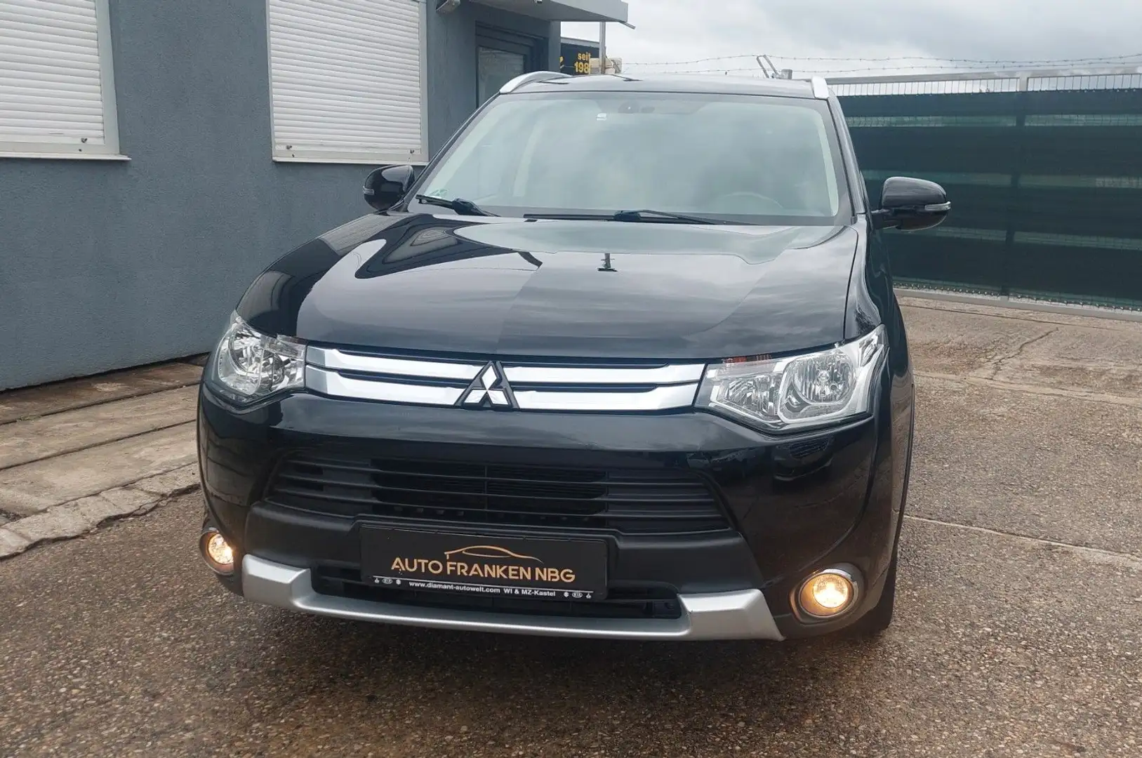 Mitsubishi Outlander Kollektion+ 4WD/Navi/Kamera Schwarz - 2