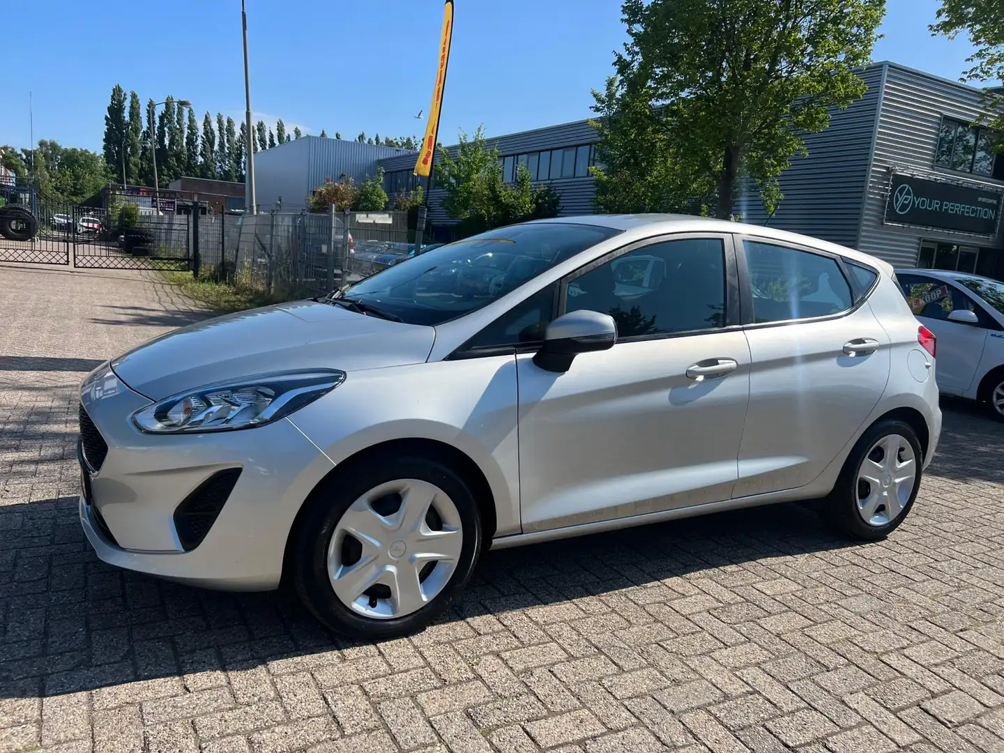 Ford Fiesta 1.1 Trend - Airco - Navigatie - Zeer Netjes Grijs - 2