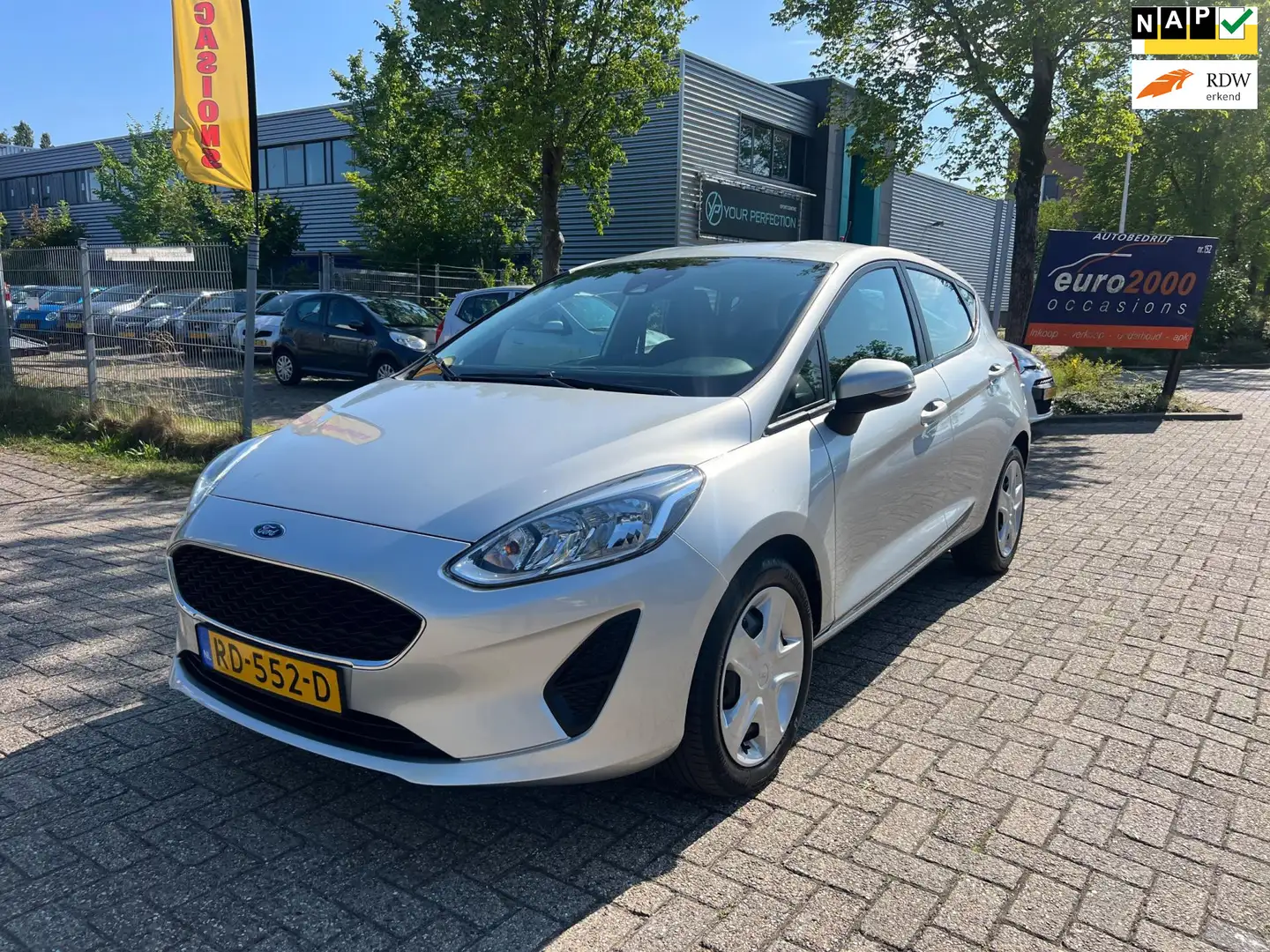 Ford Fiesta 1.1 Trend - Airco - Navigatie - Zeer Netjes Grijs - 1