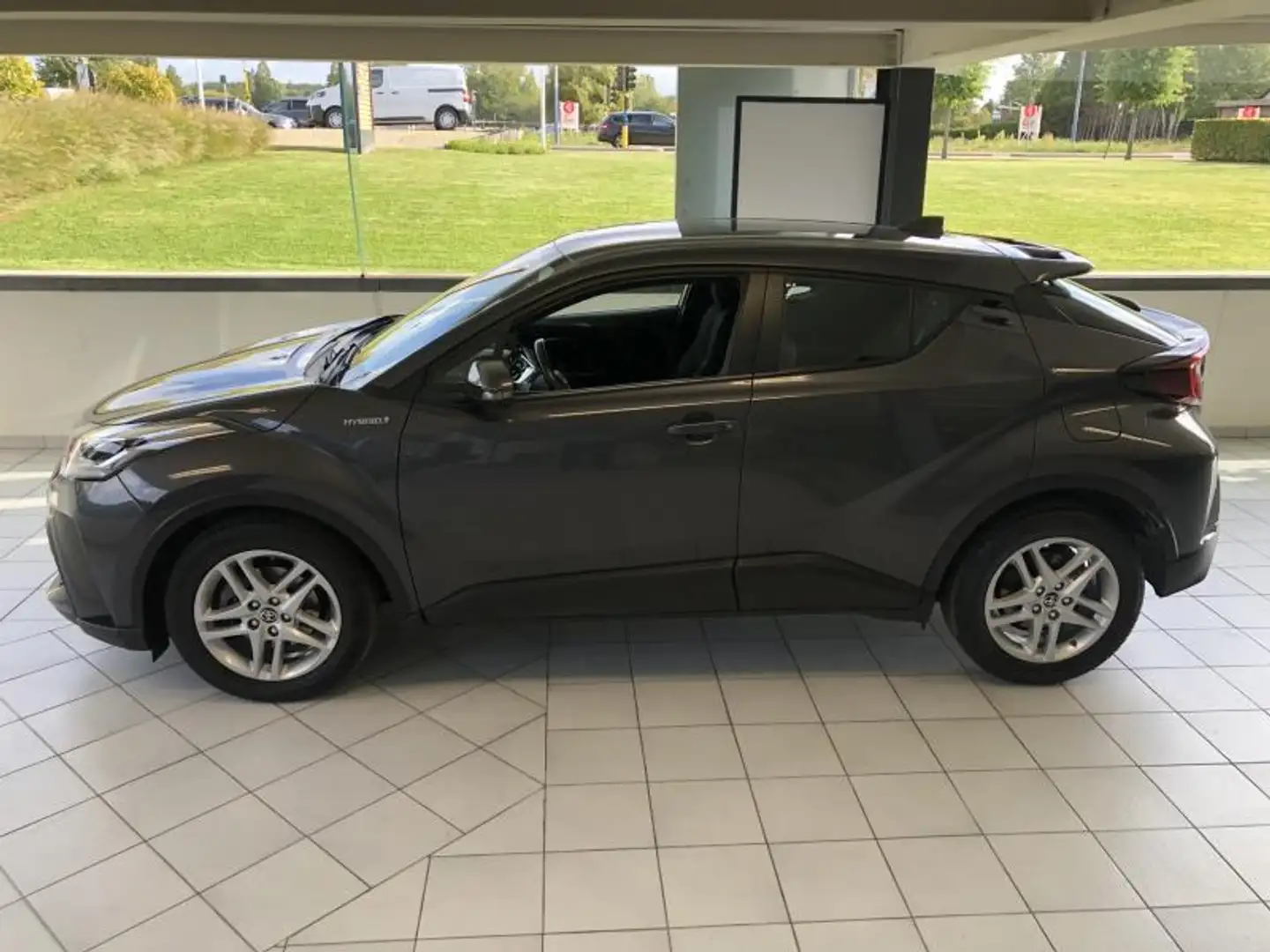 Toyota C-HR C-ENTER Grijs - 2