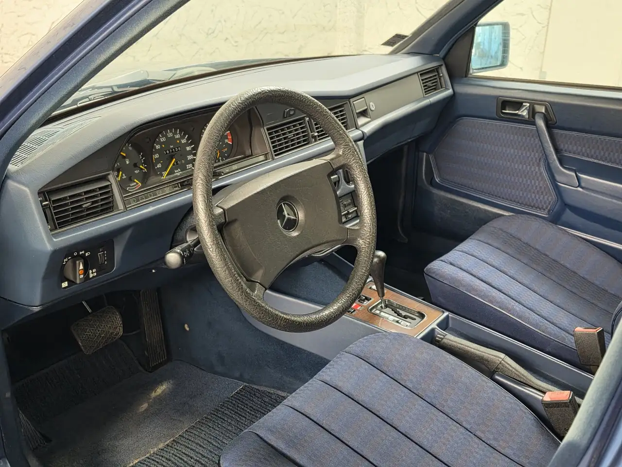 Mercedes-Benz 190 E, foto 6