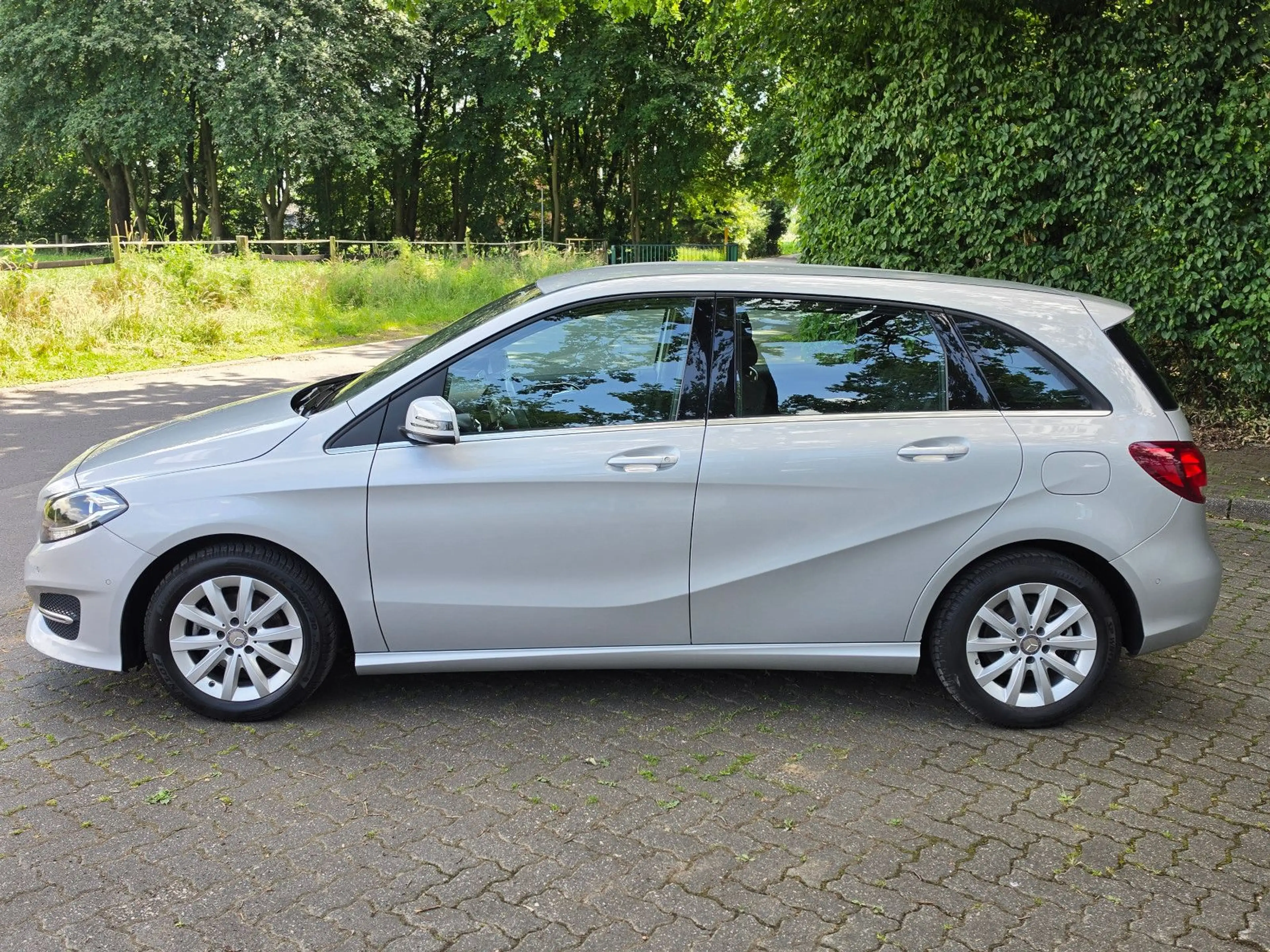 Mercedes-Benz B 180 d *59.000Km*Navi*Klima*Sitzh*PDC*Sprachsteu — photo 7