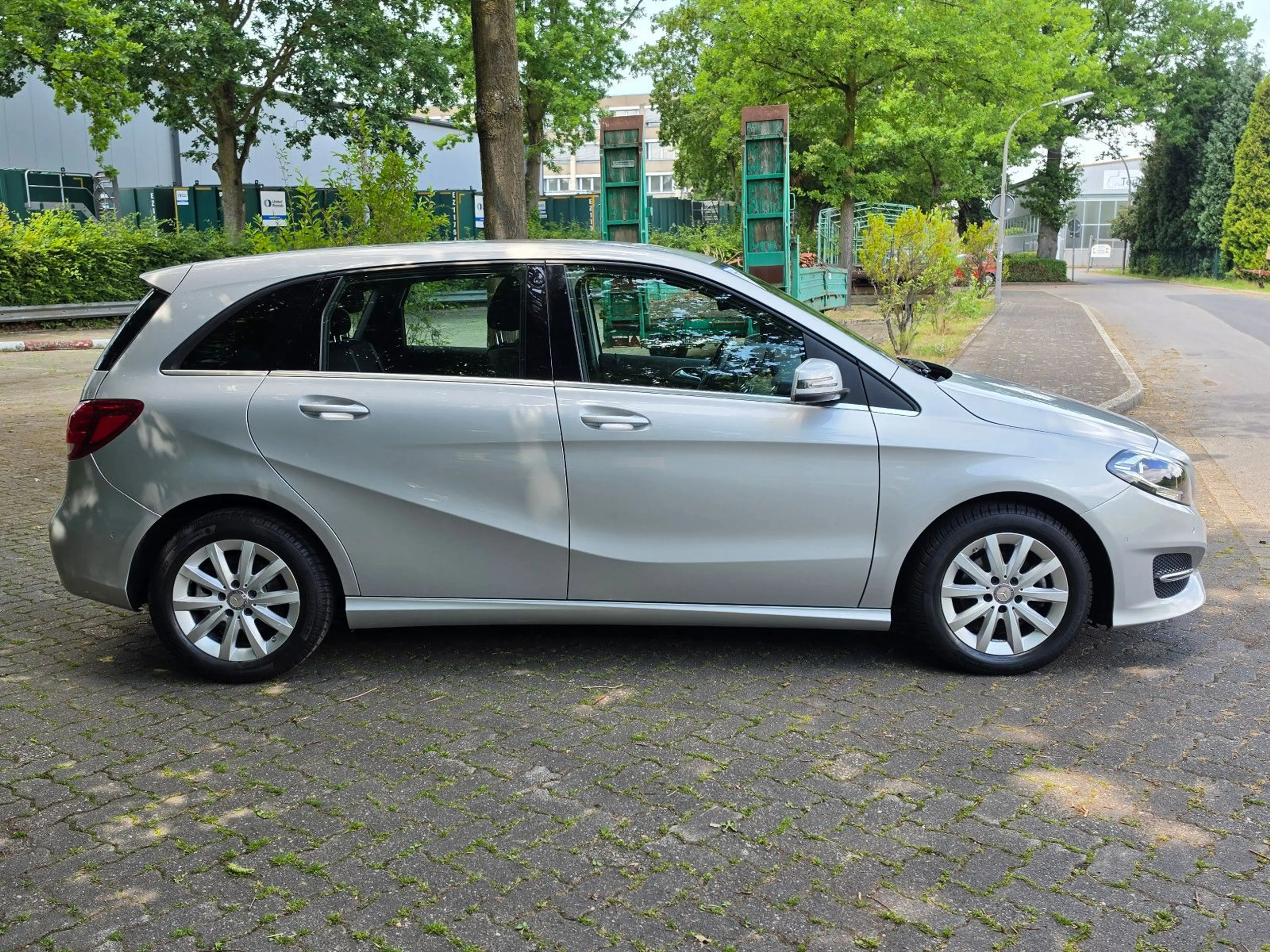 Mercedes-Benz B 180 d *59.000Km*Navi*Klima*Sitzh*PDC*Sprachsteu — photo 3