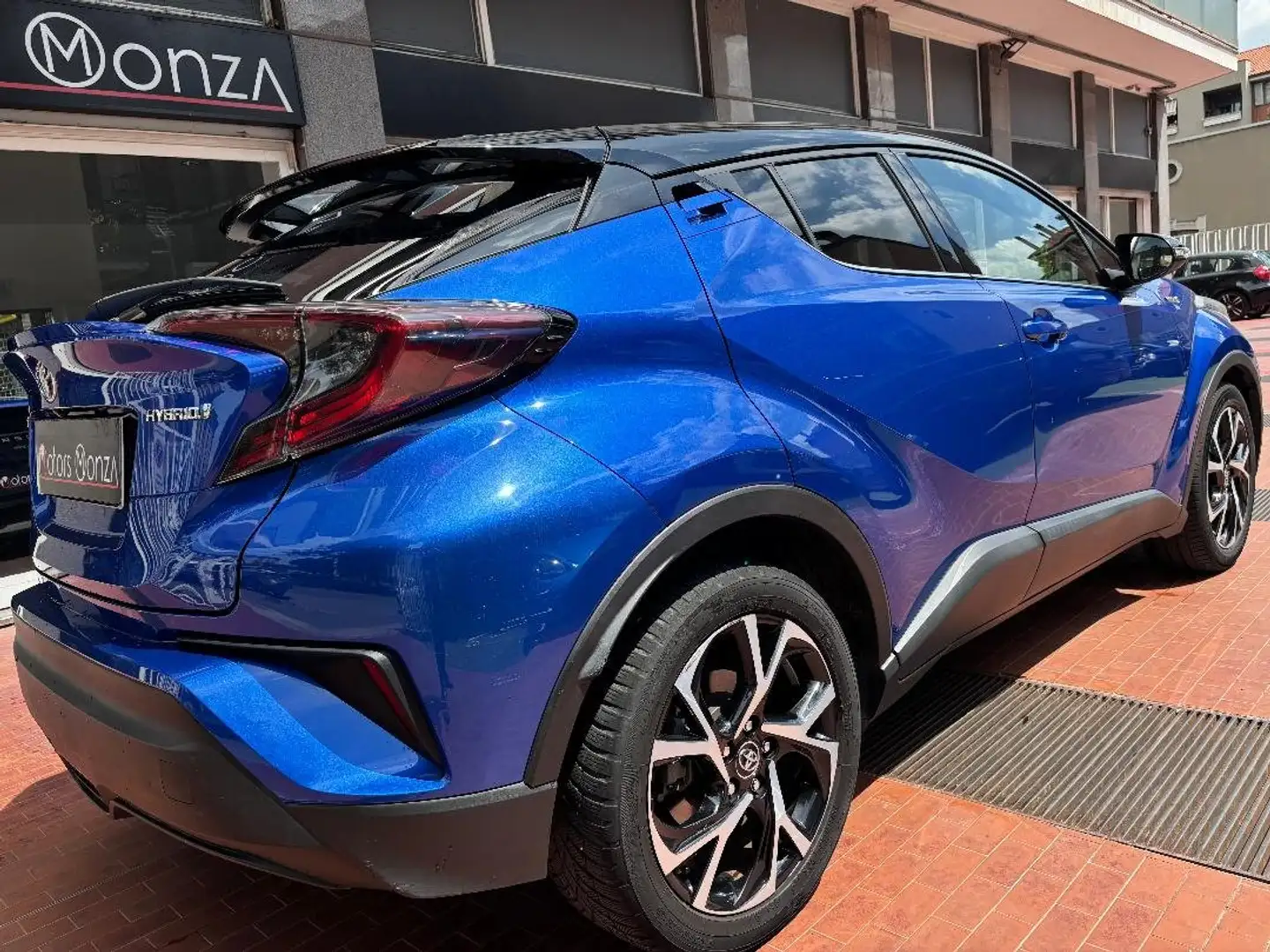 Toyota C-HR C-HR 1.8h Lounge 2wd e-cvt Bleu - 1