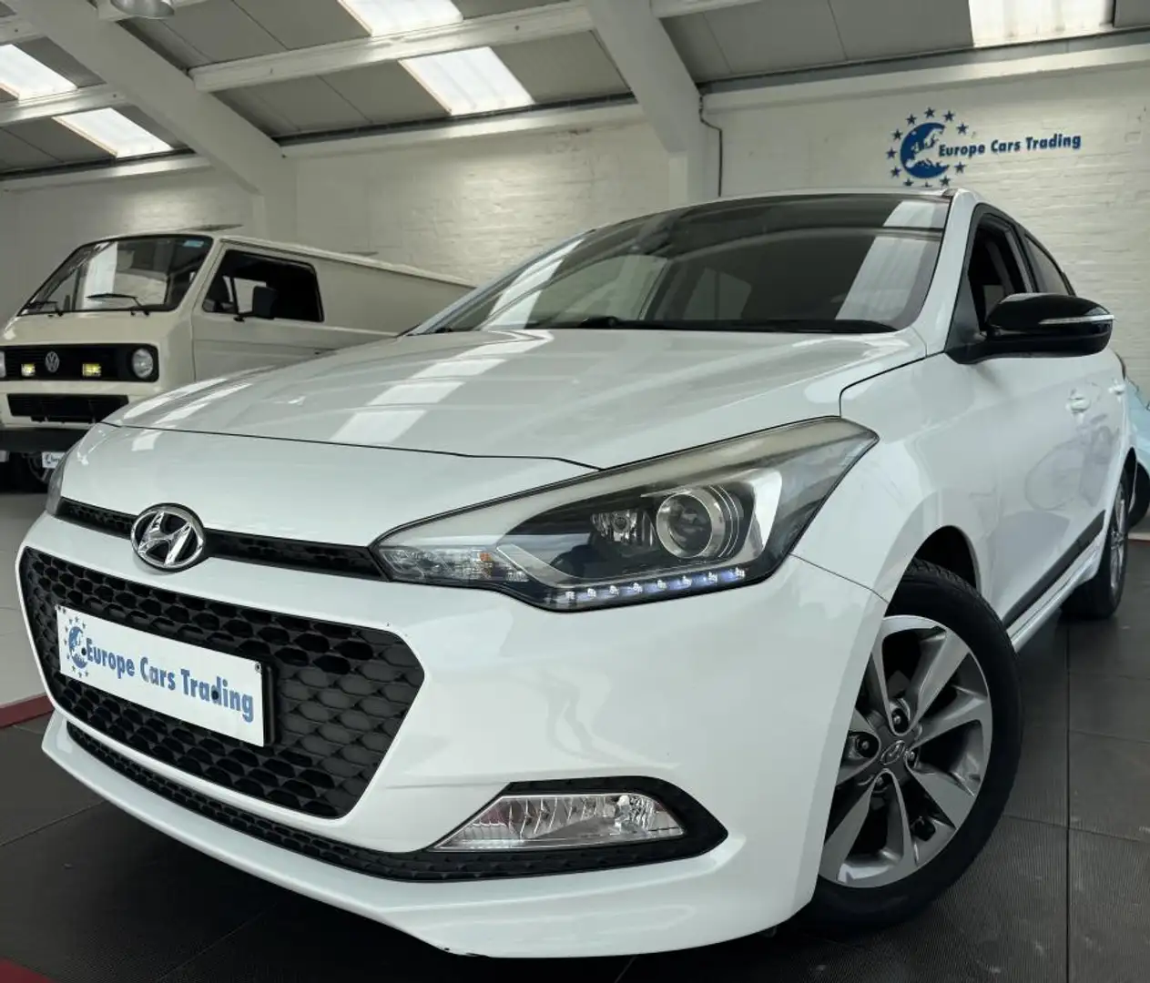 Hyundai i20 1.4I 100 CH BVA GAR 12M Blanc - 1
