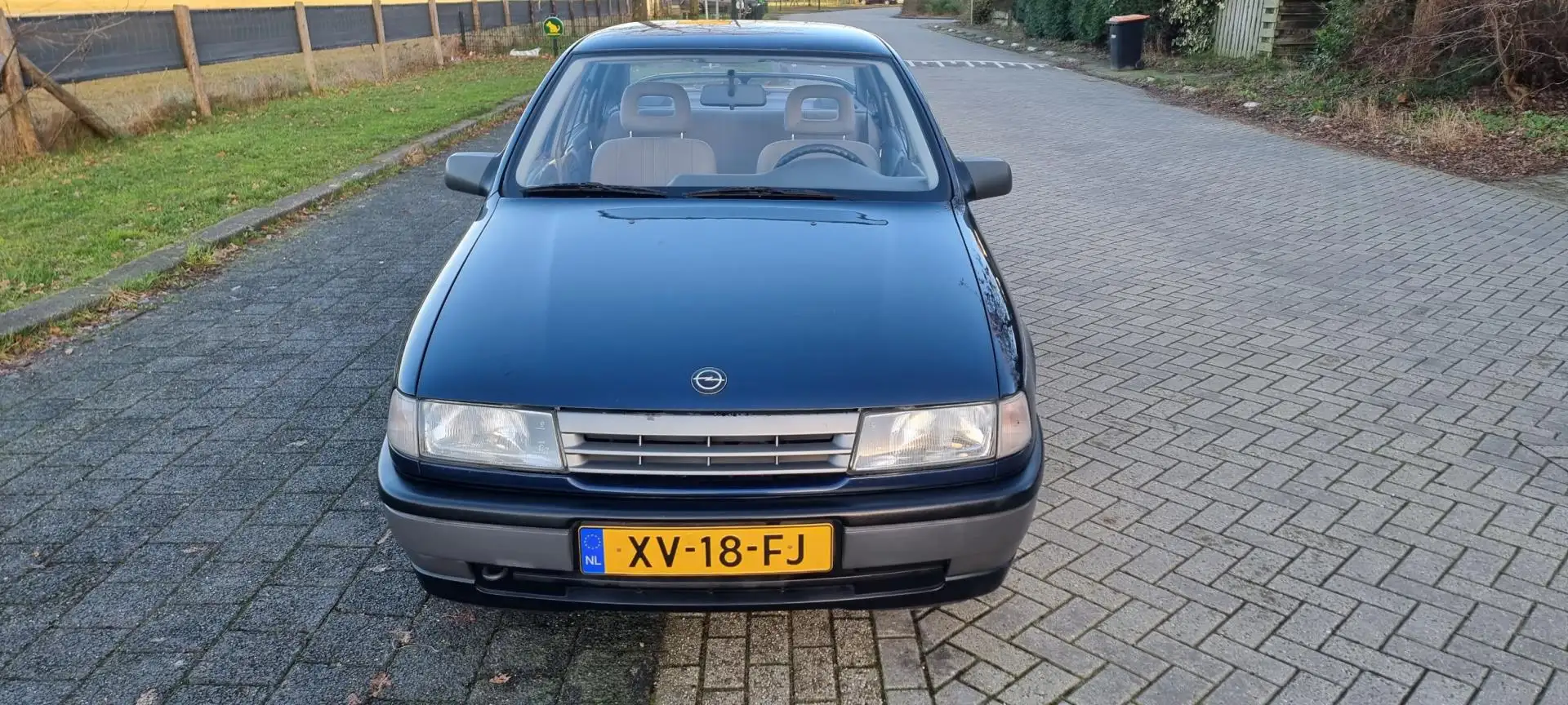 Opel Vectra 1.6i GL kat. 51.000dkm!! Apk tot dec.2024 Blauw - 2