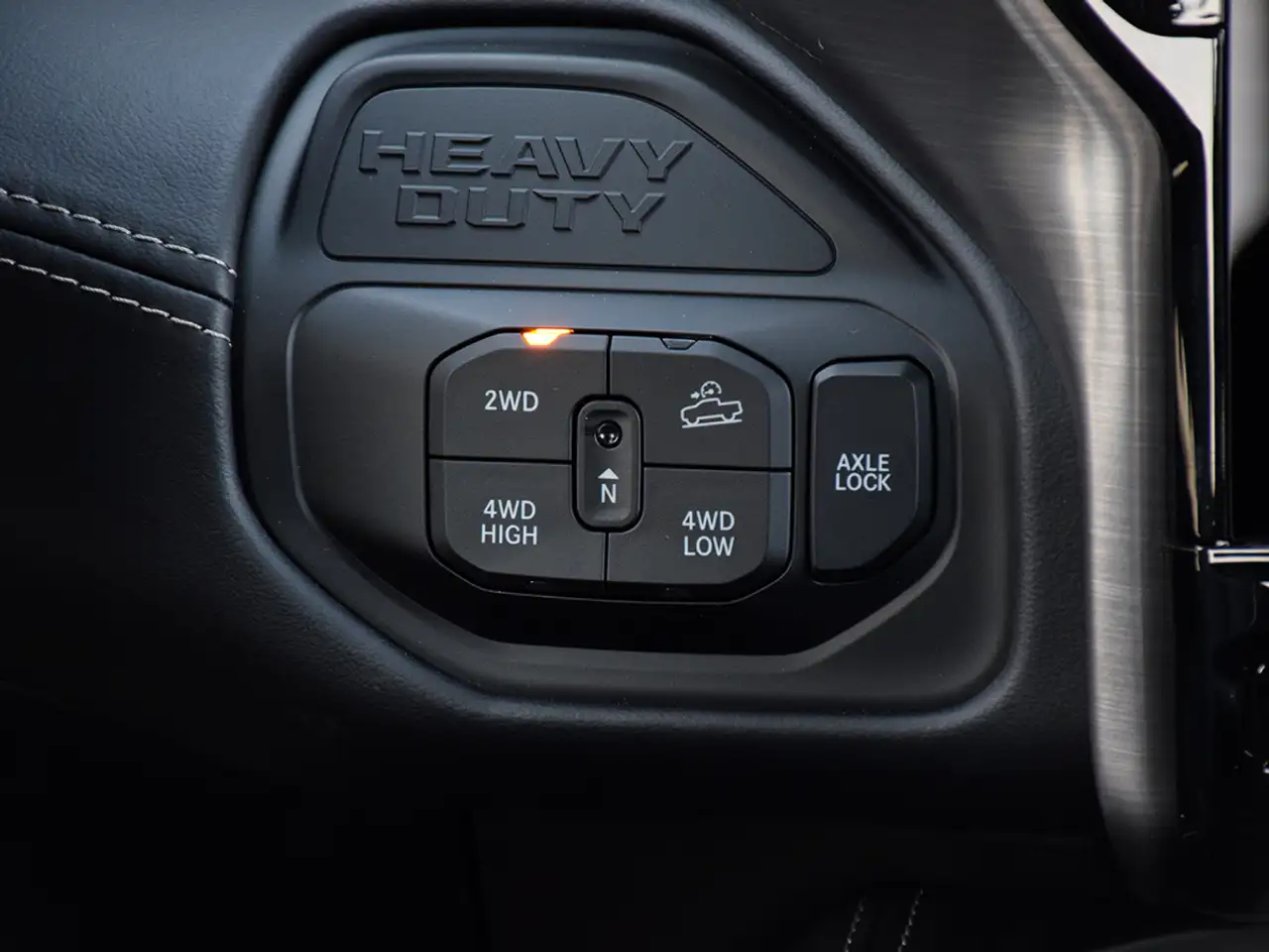 RAM 2500 снимка RAM 2500