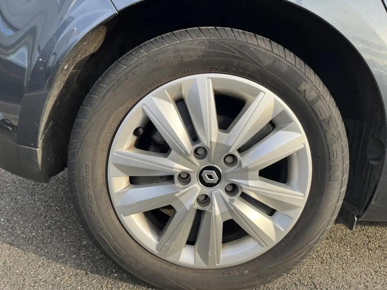 Renault Megane Citadine 5 portes — photo 10