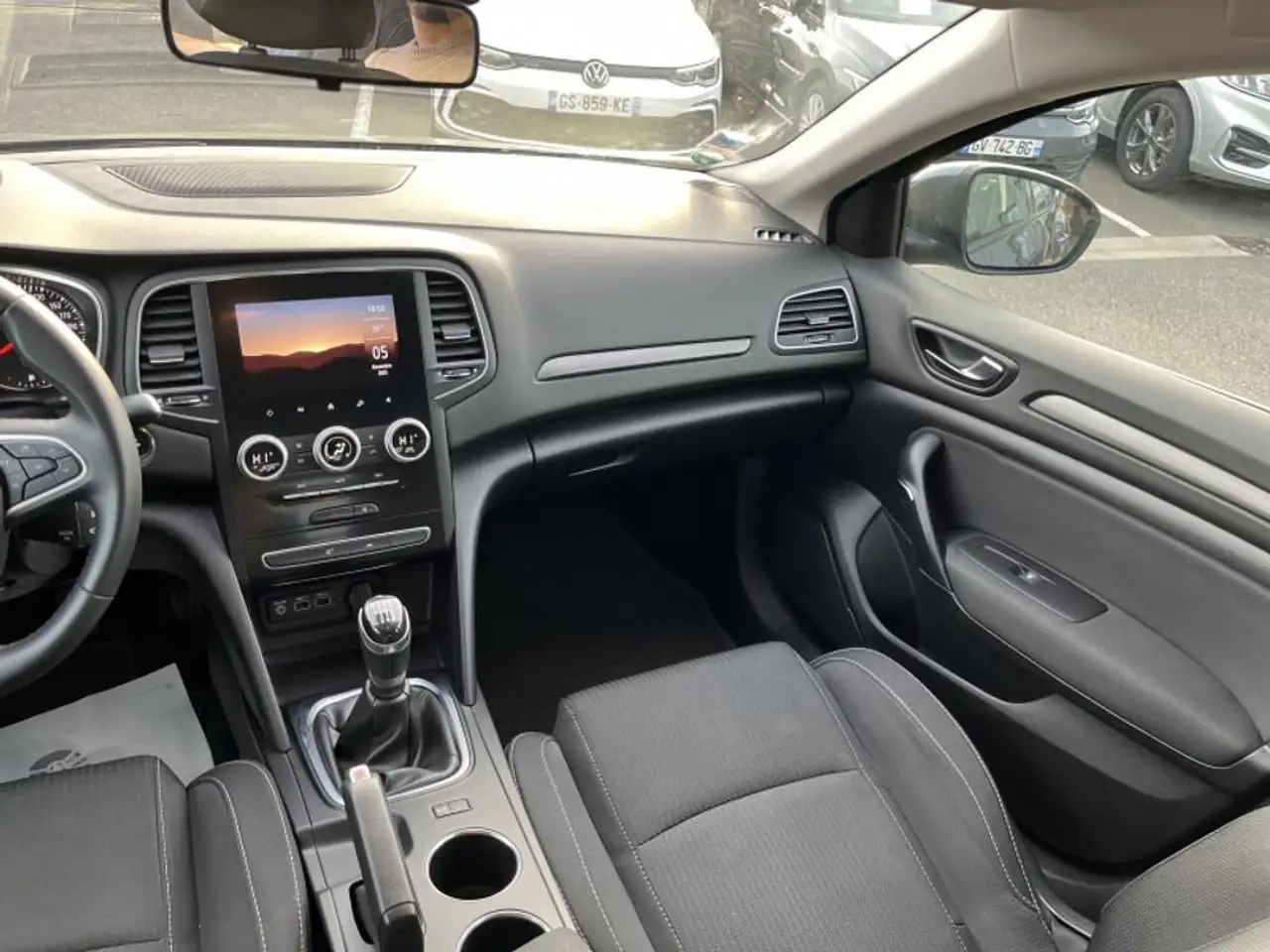 Renault Megane Citadine 5 portes — photo 19