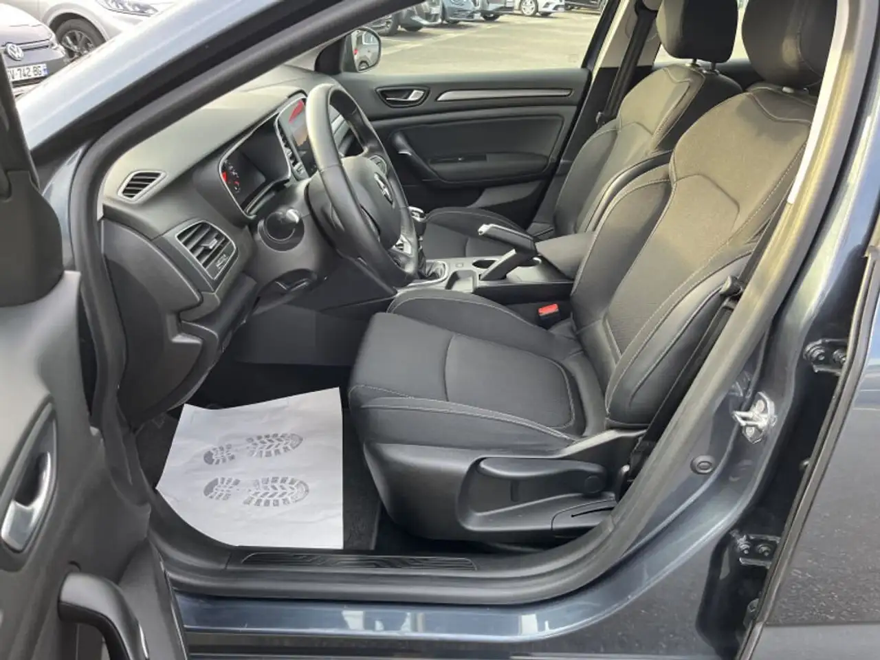 Renault Megane Citadine 5 portes — photo 17