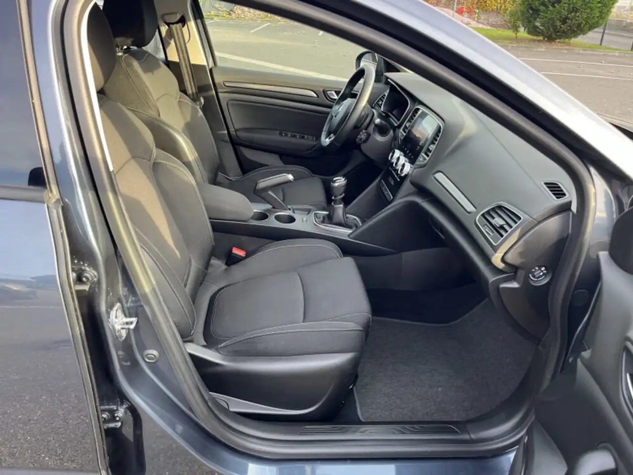 Renault Megane Citadine 5 portes — photo 12