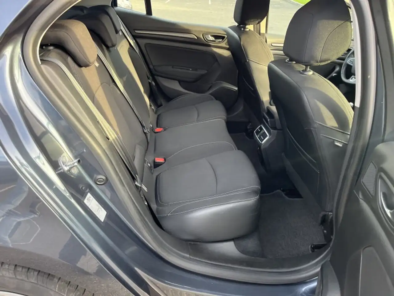 Renault Megane Citadine 5 portes — photo 13