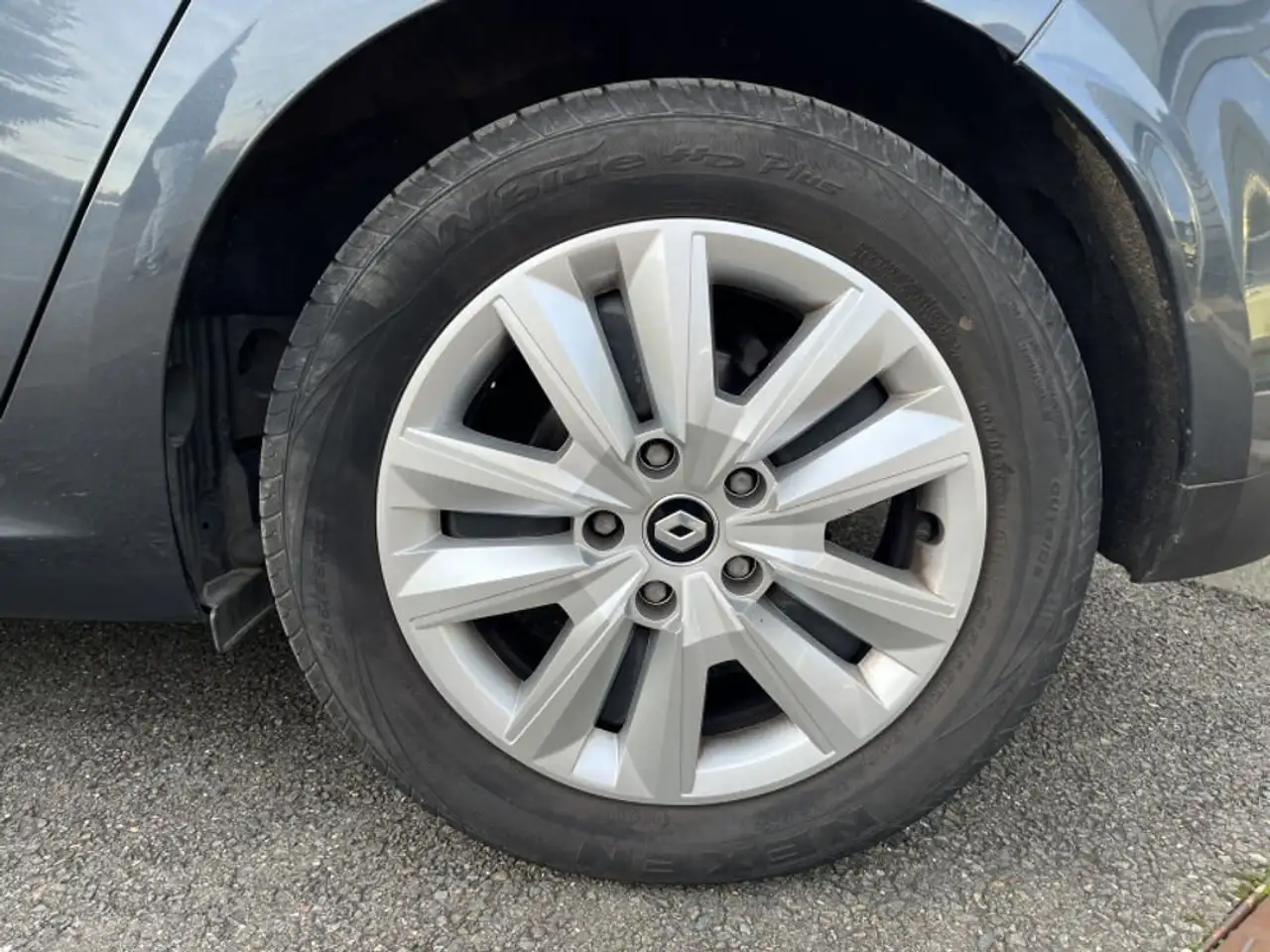 Renault Megane Citadine 5 portes — photo 9