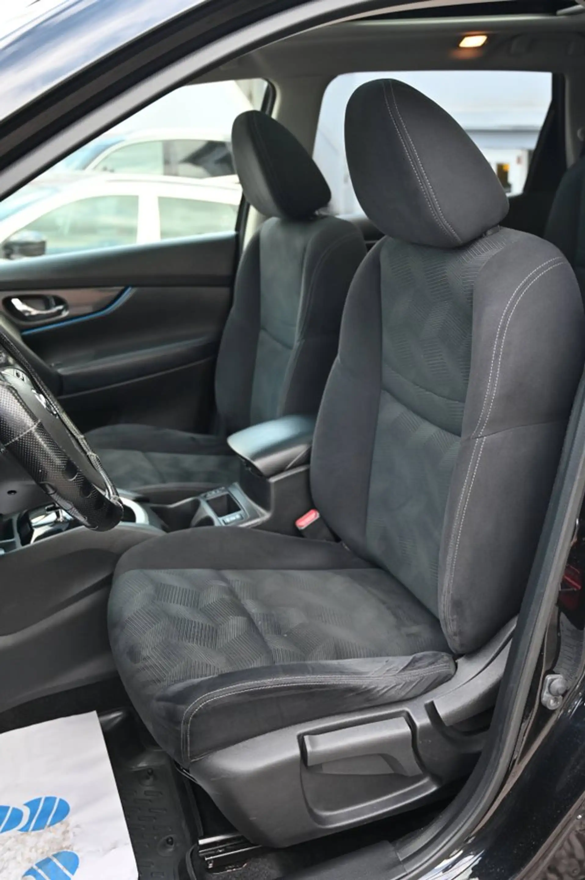 Nissan X-Trail Acenta 7SITZ*2.Hd*PANO*360°Kam*NaviDVD* — photo 9